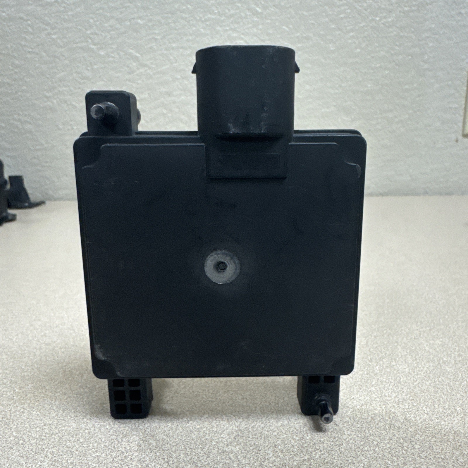 2025 Hyundai Tucson Front Cruise Control Distance Radar Sensor 99110N7100 OEM 2025 Hyundai Tucson Front Cruise Control Distance Radar Sensor 99110N7100 OEM