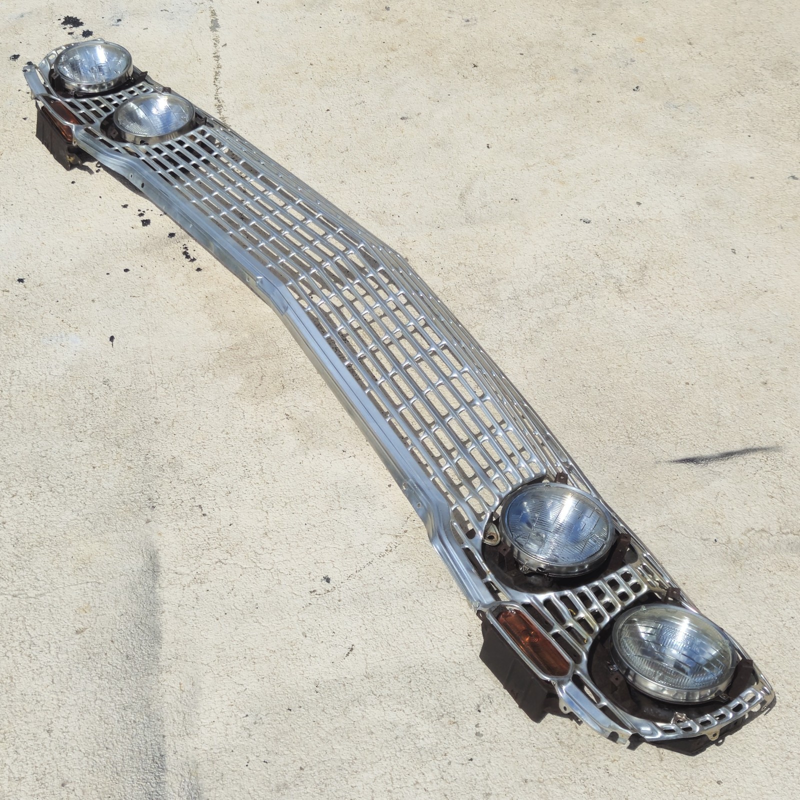 OEM 1963 Impala / Bel-Air / Biscayne Grille Headlight Housing Bucket Assemblies OEM 1963 Impala / Bel-Air / Biscayne Grille Headlight Housing Bucket Assemblies