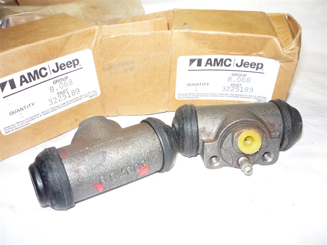 1974 75 76 AMC Gremlin 6cyl rear brake cylinders PAIR 3225189