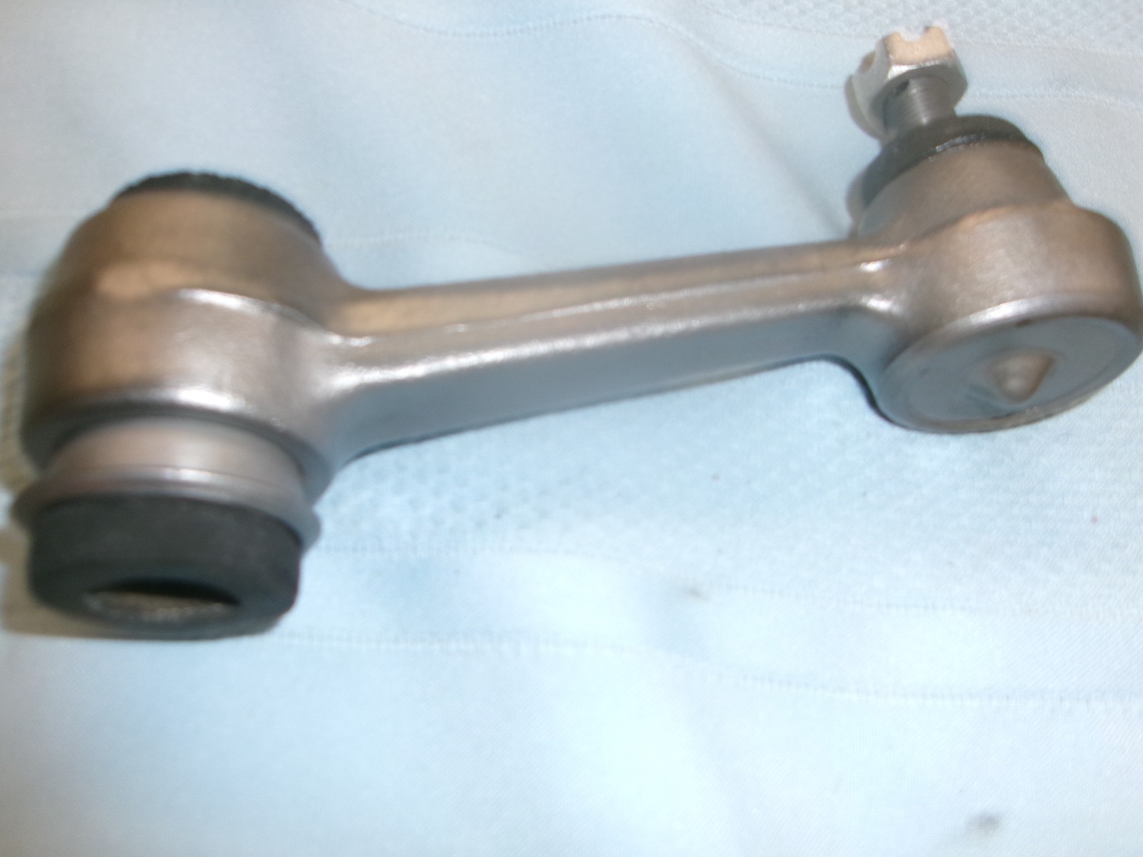 64 65 66 MUSTANG POWER STEERING IDLER ARM OEM