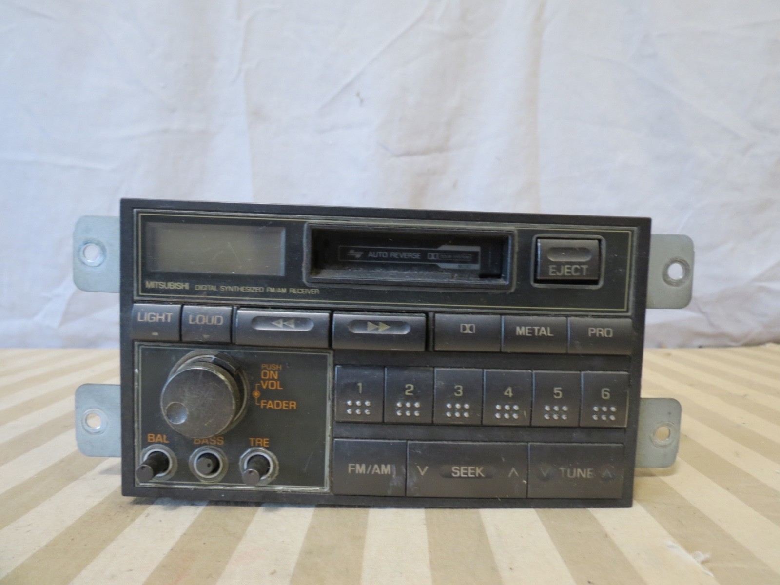83-91 Mitsubishi Montero Radio Stereo Cassette Tape Player Receiver MB541075 83-91 Mitsubishi Montero Radio Stereo Cassette Tape Player Receiver MB541075