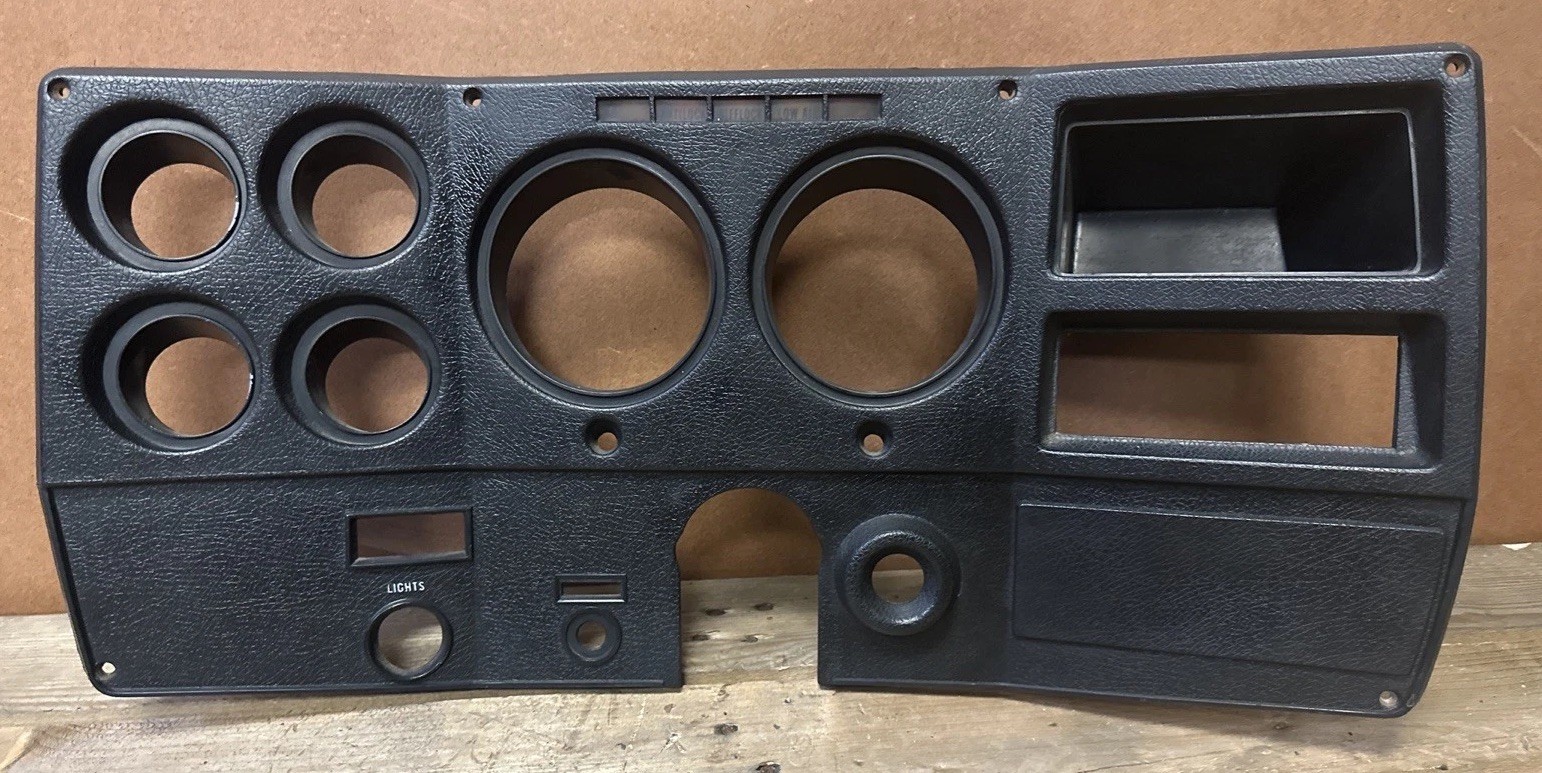 1973 - 1987 Chevrolet Chevy C10 C20 C Instrument Panel Cluster Dash Square Body