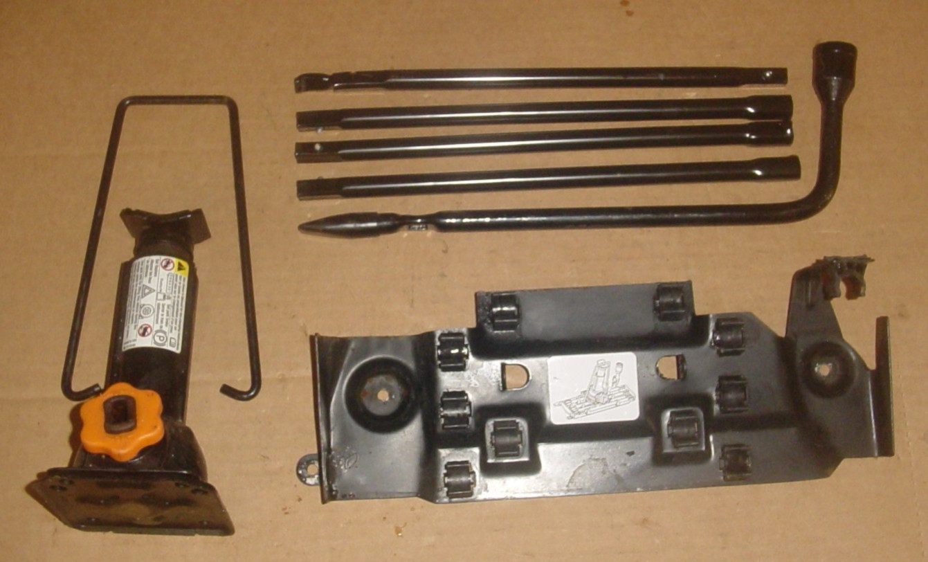98 99 00 01 02 03 04 05-10 Ford Ranger CLUB CAB Jack Iron Kit Spare Tire Tools 4 98 99 00 01 02 03 04 05-10 Ford Ranger CLUB CAB Jack Iron Kit Spare Tire Tools 4