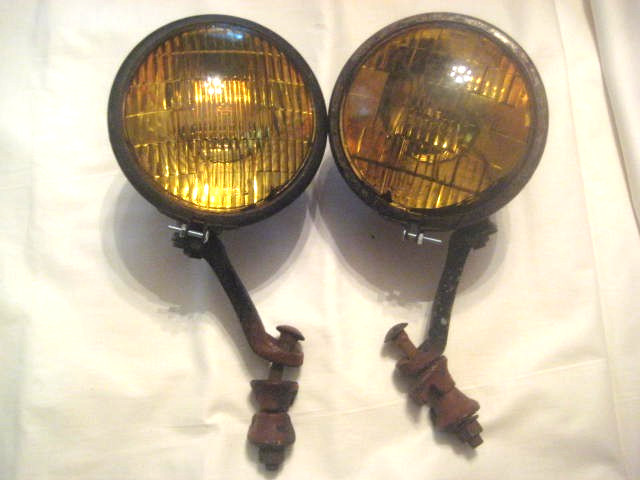 Vintage Front Amber Fog Lights With Mounts And GE 4012A Bulbs