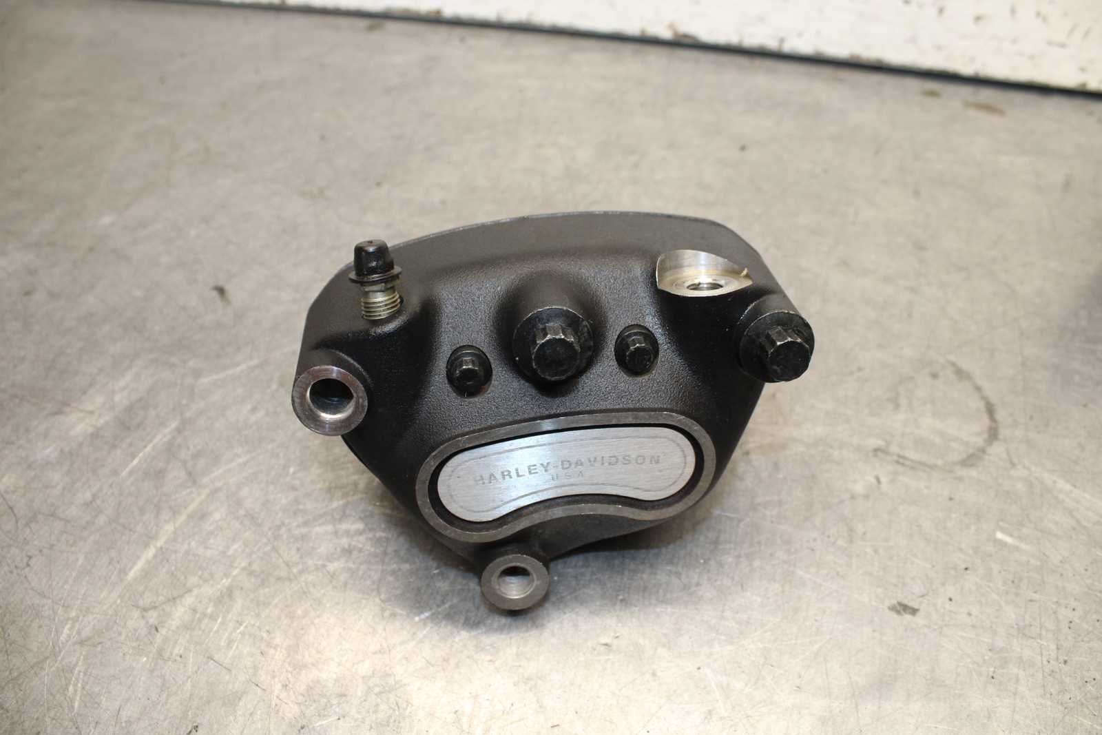 04-16 HARLEY-DAVIDSON SPORTSTER 883 LEFT FRONT BRAKE CALIPER BB680