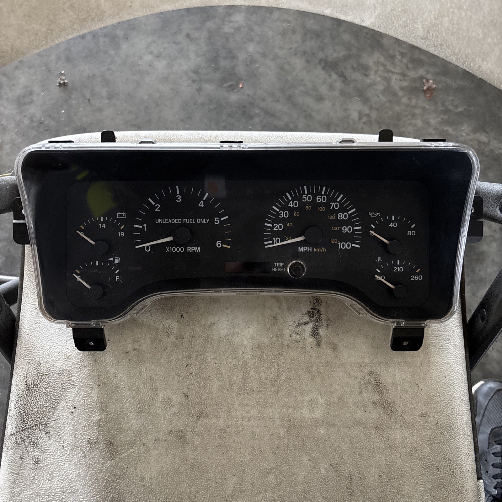 1997-2001 Jeep Cherokee XJ Full Gauge Cluster 1997-2001 Jeep Cherokee XJ Full Gauge Cluster