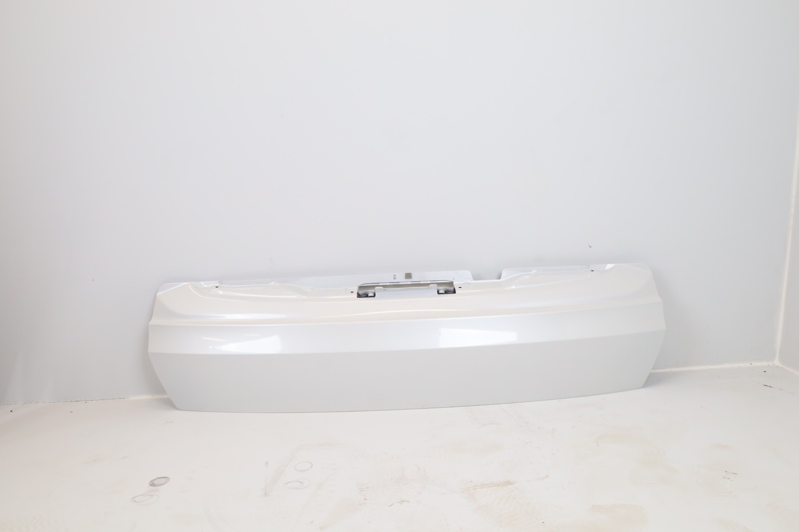 2019-2025 BMW X5 G05 REAR LOWER TRUNK LID LIFTGATE TAILGATE ASSEMBLY | WHITE 300