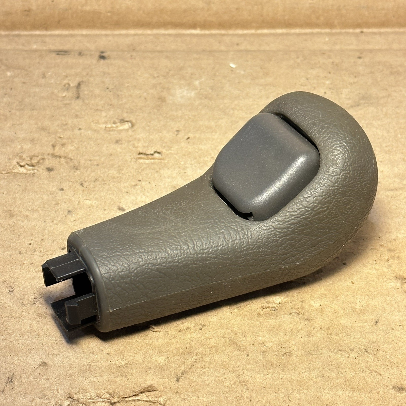 VOLVO 850 C70 S70 V70 S40 V40 A/T Gear Selector Shifter Shift Knob Grey Faded VOLVO 850 C70 S70 V70 S40 V40 A/T Gear Selector Shifter Shift Knob Grey Faded