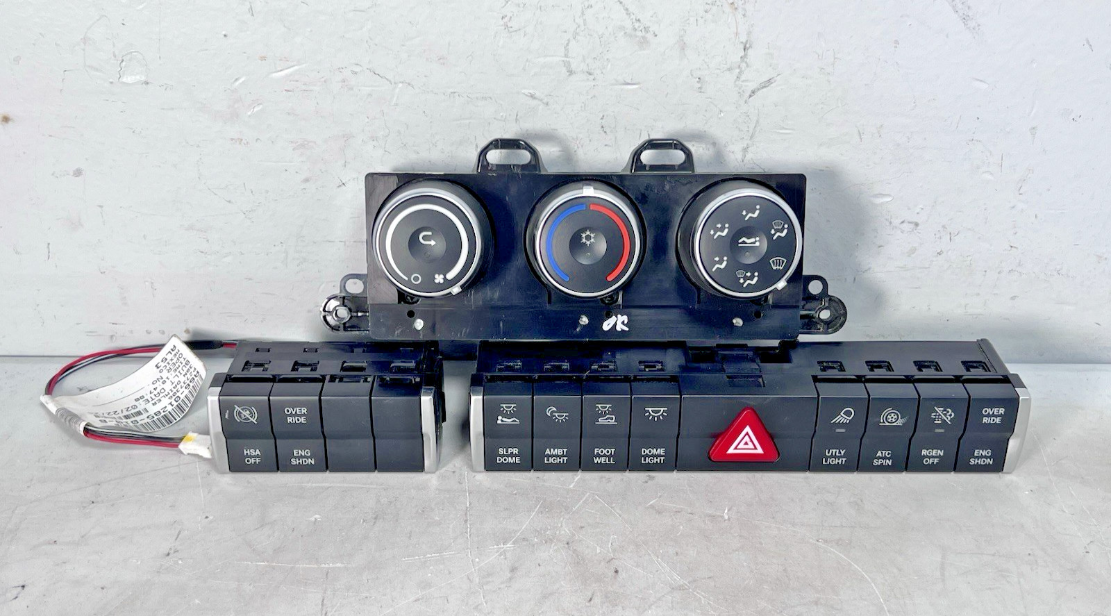 Freightliner HVAC Control Rocker Switches Chrome Conversion Kit Assembly *3046* Freightliner HVAC Control Rocker Switches Chrome Conversion Kit Assembly *3046*