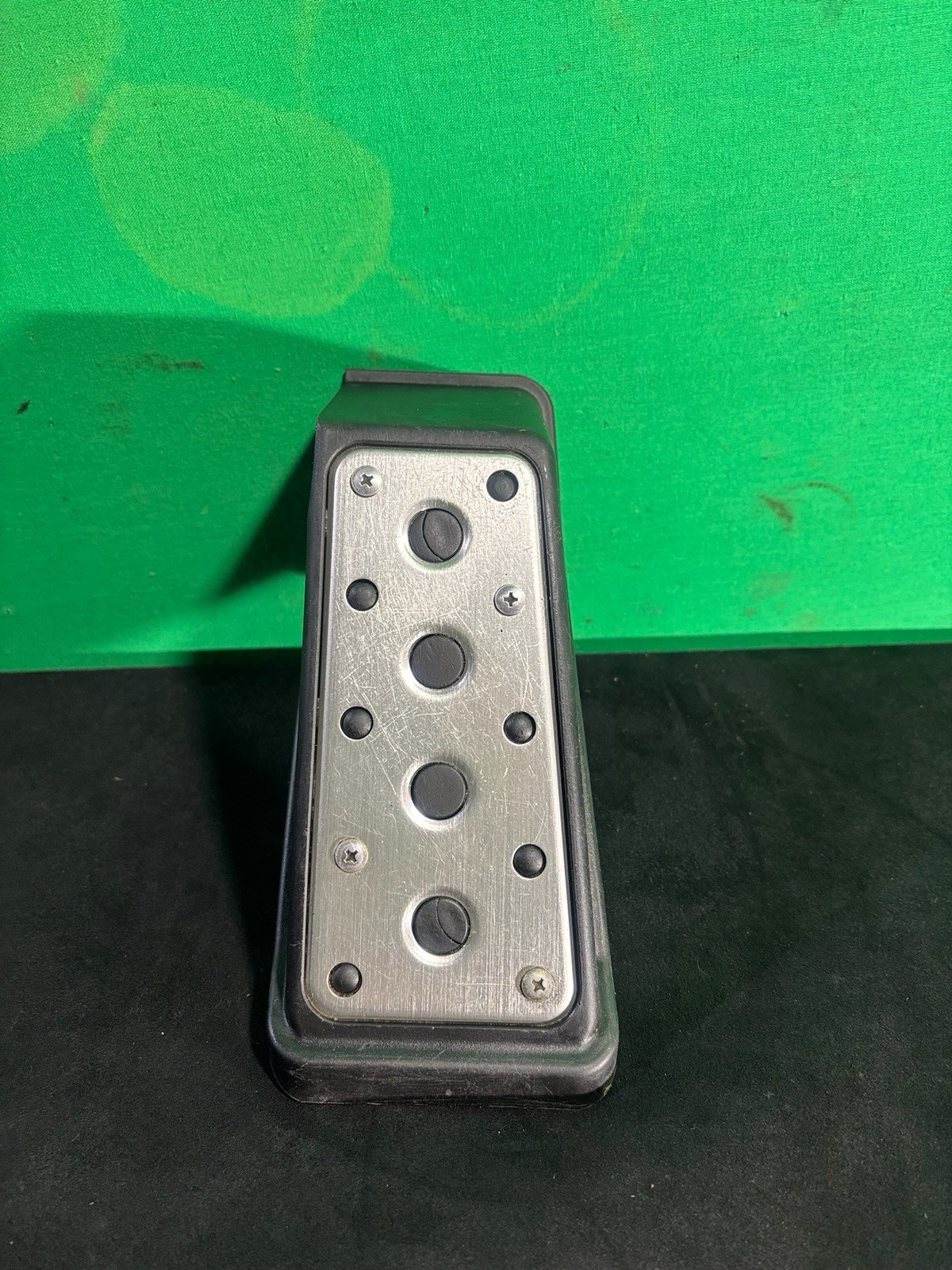 2001-2005 LEXUS IS300 DRIVER FLOOR FOOT REST DEAD PEDAL 58192-53030 OEM