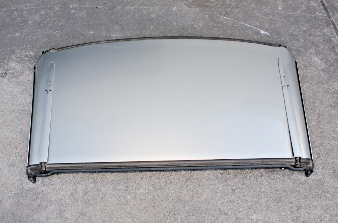 07-13 BMW E93 3-SERIES CONVERTIBLE REAR MIDDLE HARD TOP ROOF PANEL 07-13 BMW E93 3-SERIES CONVERTIBLE REAR MIDDLE HARD TOP ROOF PANEL
