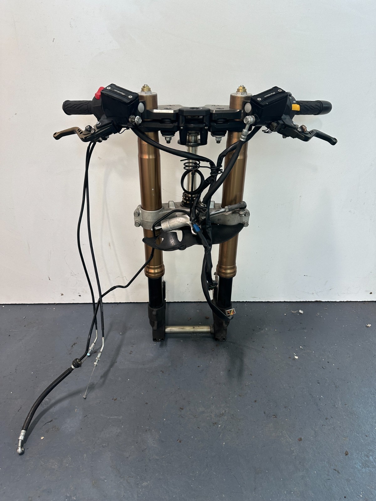 2018 08-20 SUZUKI HAYABUSA FRONT END FORKS TUBES LEGS TREES CONTROLS HANDLEBARS