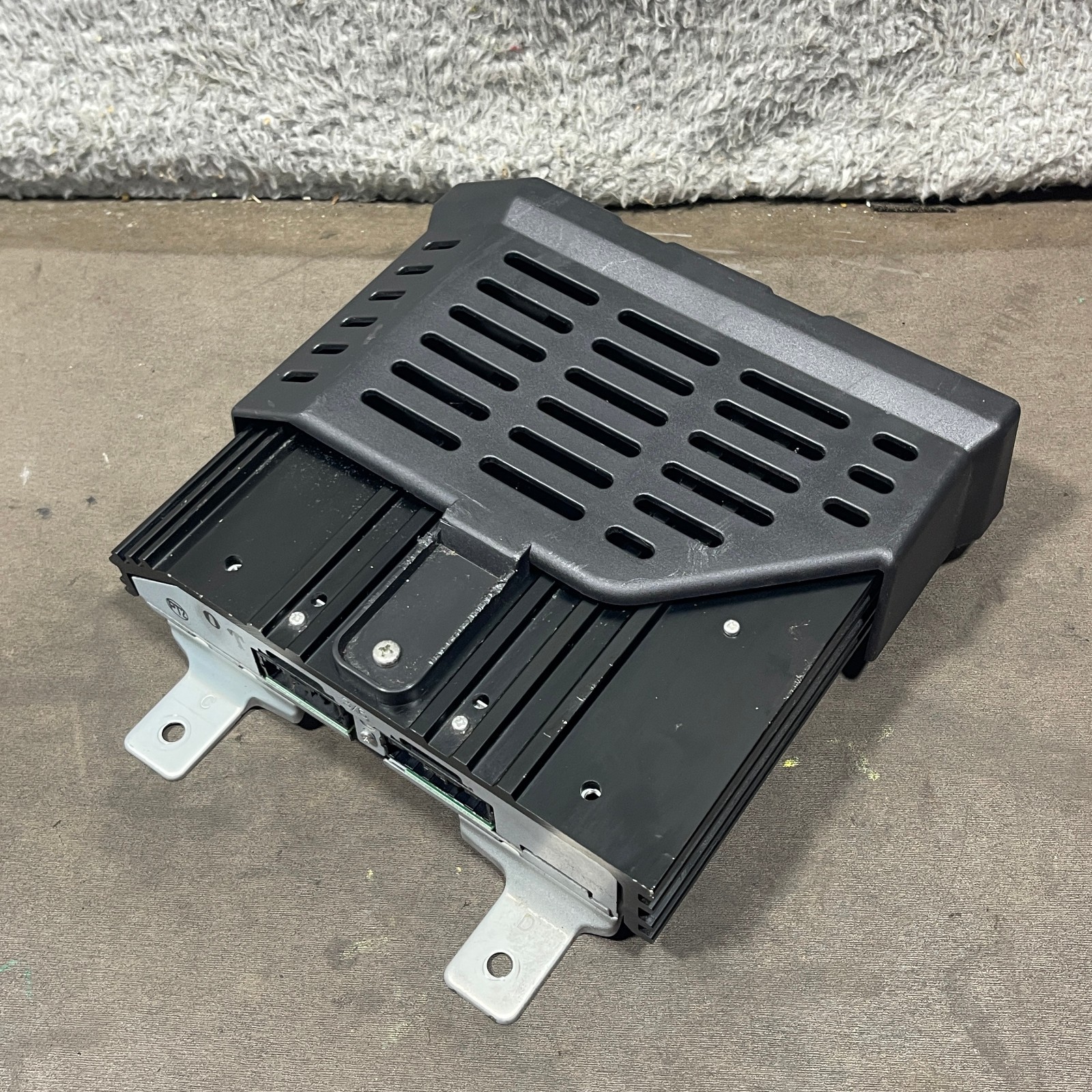 2010-2015 MITSUBISHI OUTLANDER LANCER EVO ROCKFORD FOSGATE AMPLIFIER 8701A565