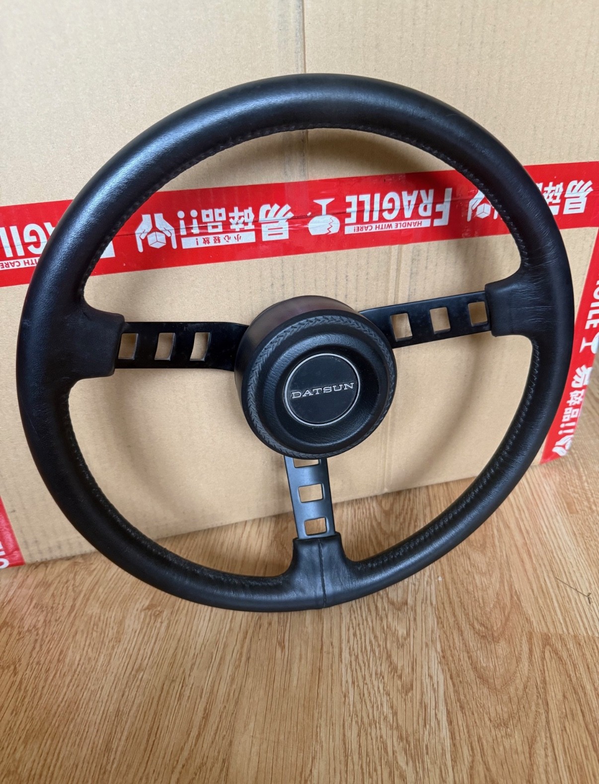 Nismo Datsun Steering Wheel 10th Anniversary Rare Hakosuka Kpgc10 240Z Fairlady Nismo Datsun Steering Wheel 10th Anniversary Rare Hakosuka Kpgc10 240Z Fairlady