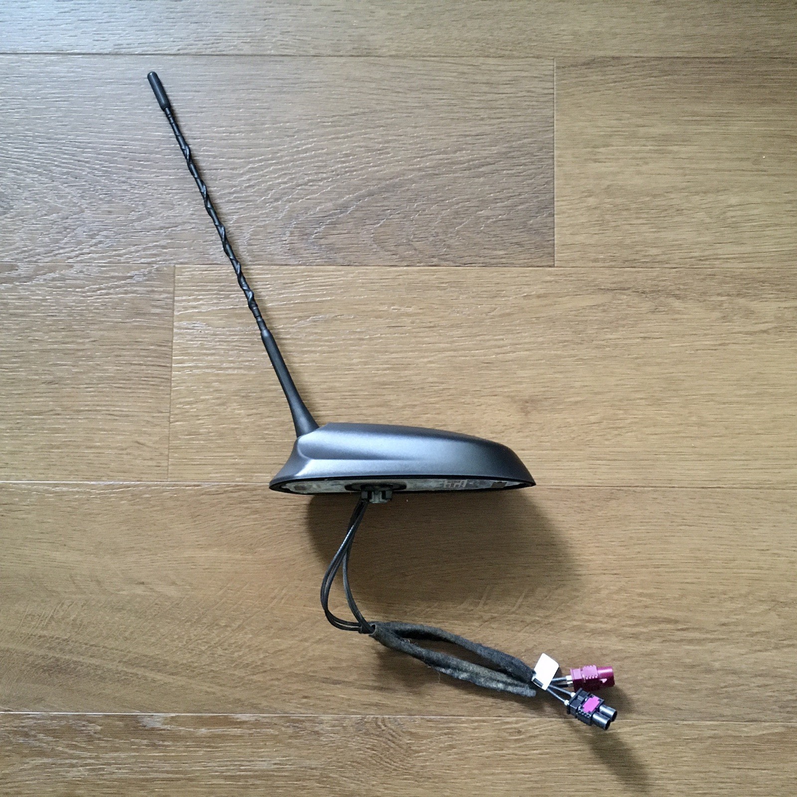21-26 Chevrolet Trailblazer Roof Exterior Antenna Shark Fin 42747534 OEM 21-26 Chevrolet Trailblazer Roof Exterior Antenna Shark Fin 42747534 OEM