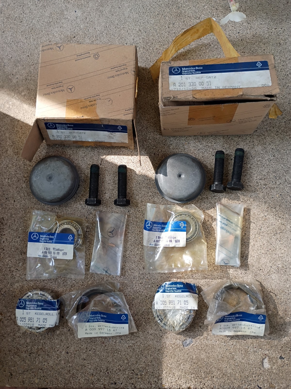NOS Mercedes benz W124 W201 REPAIR KIT L=R 2хA2013300051 NOS Mercedes benz W124 W201 REPAIR KIT L=R 2хA2013300051