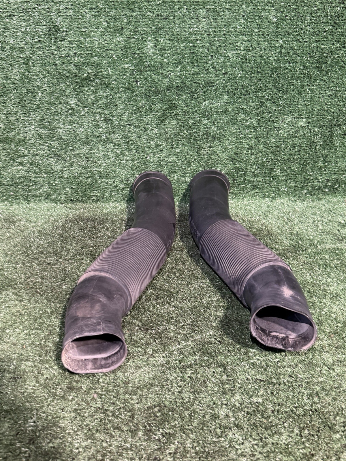 R170 01-04 Mercedes SLK320 Front Left & Right Side Air Intake Hose Set