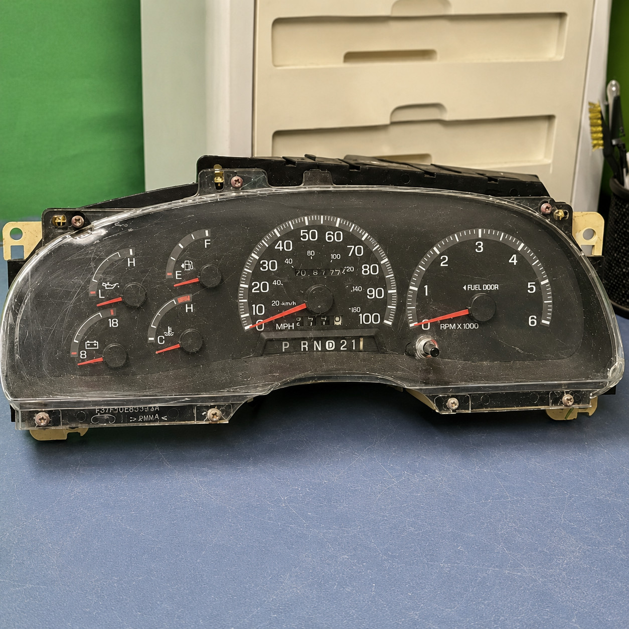 97-98 Ford F-150 F-250 Expedition Speedometer Gauge Cluster Tachometer MPH Oem
