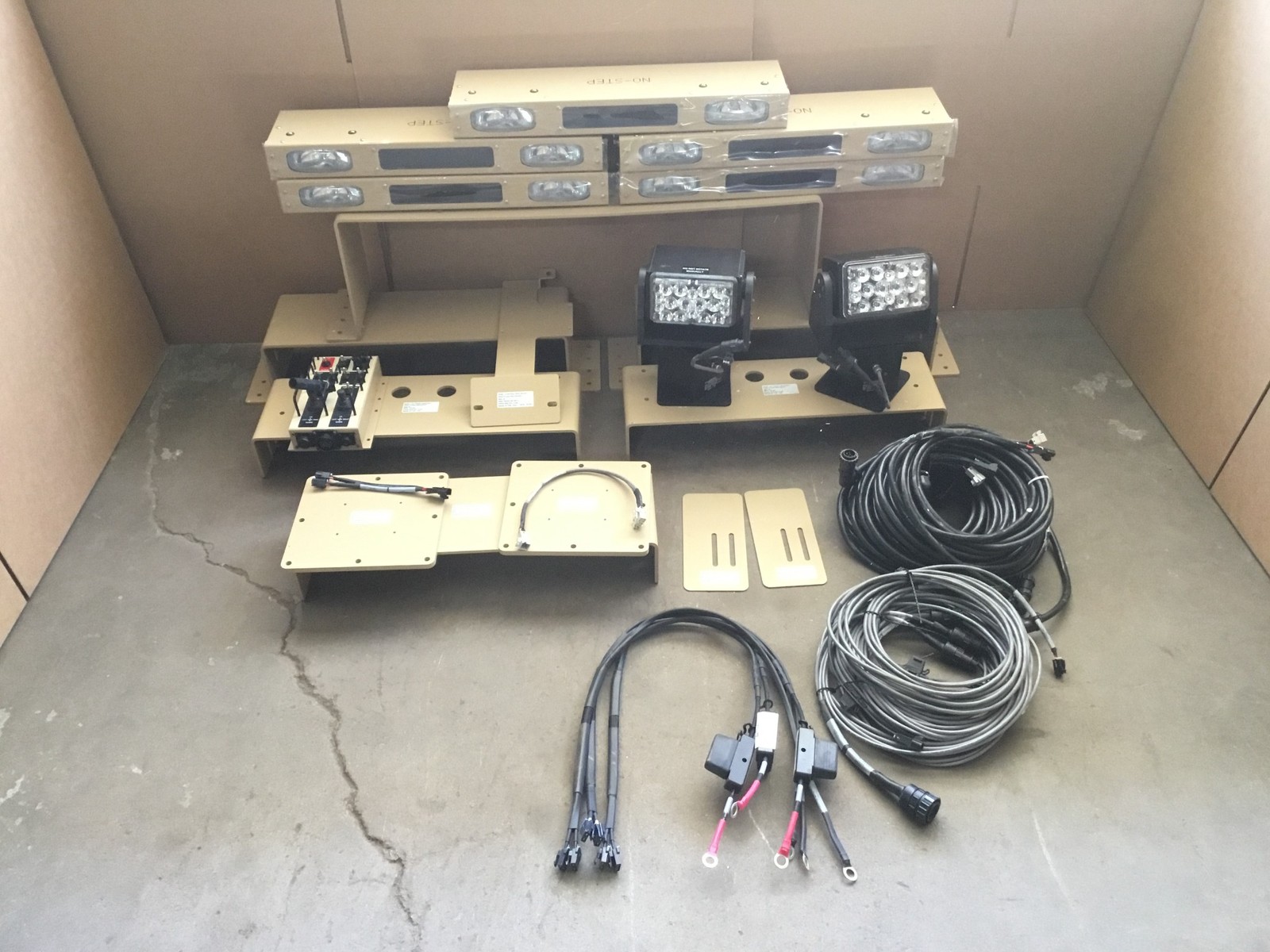 NEW IBISTEK Vehicle Lighting Kit 2502-900-001 HID Light Bars W/ Accessories QTY