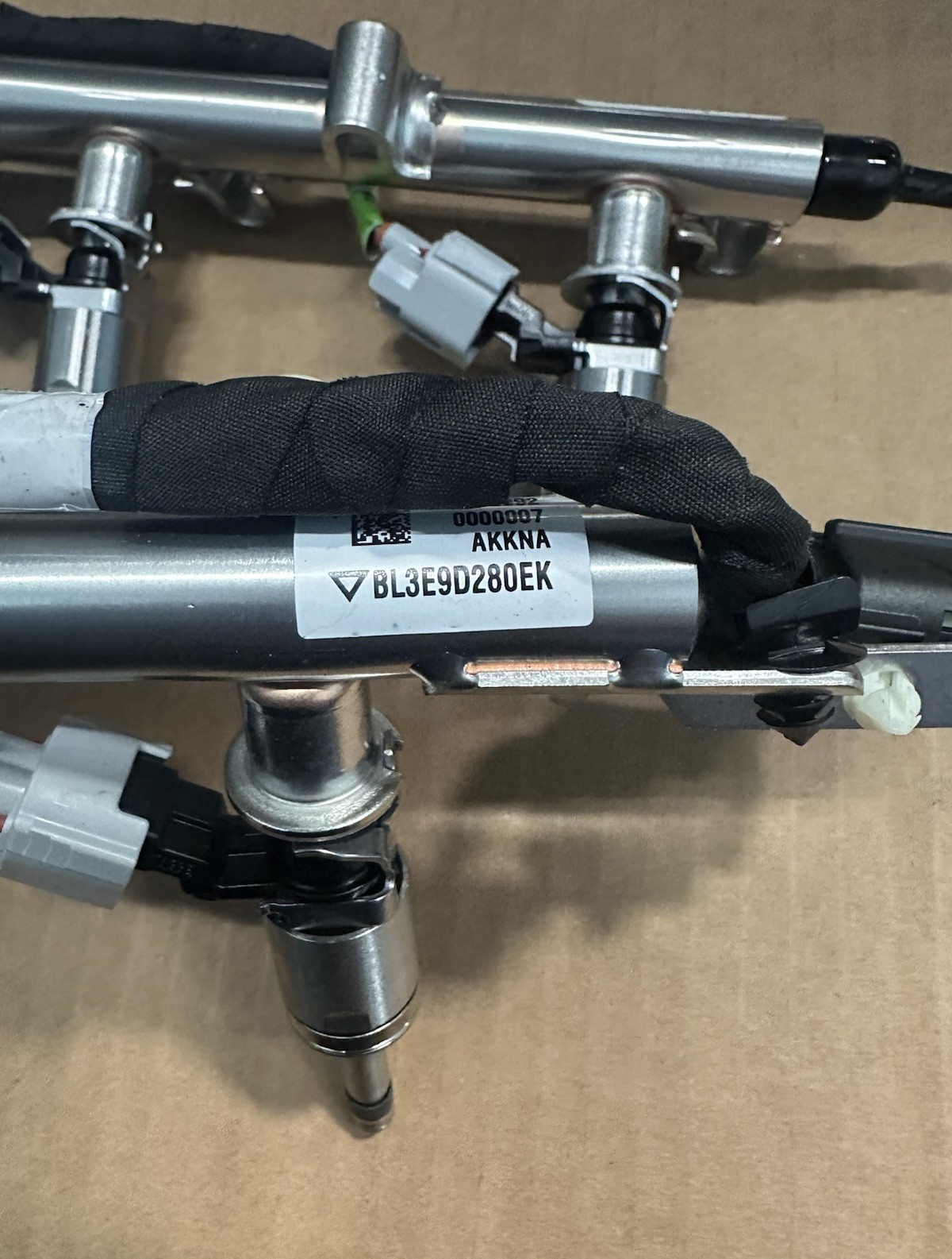 Genuine Ford3.5L Turbo EcoBoost Fuel Injector Rail Assembly & Injector 6 SET OEM Genuine Ford3.5L Turbo EcoBoost Fuel Injector Rail Assembly & Injector 6 SET OEM
