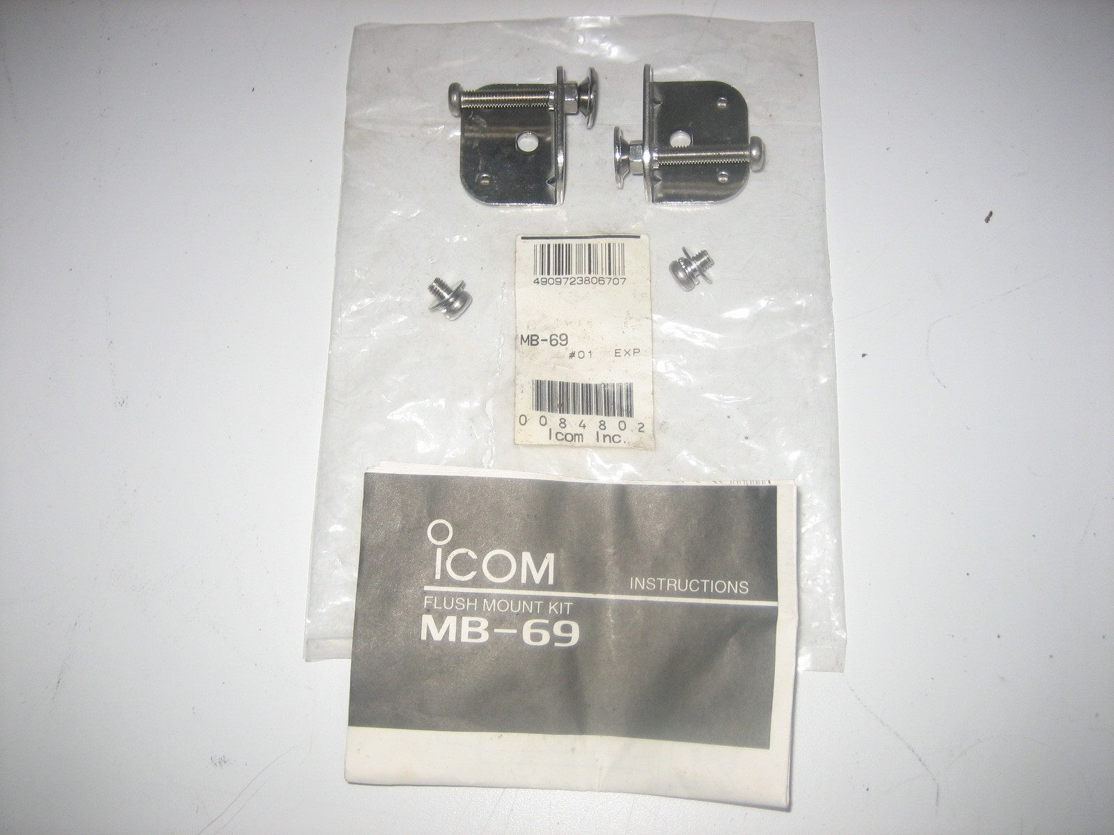 Icom MB-69 Flush Mount Brackets for IC-M304 402 412 422 - NEW OPEN BOX