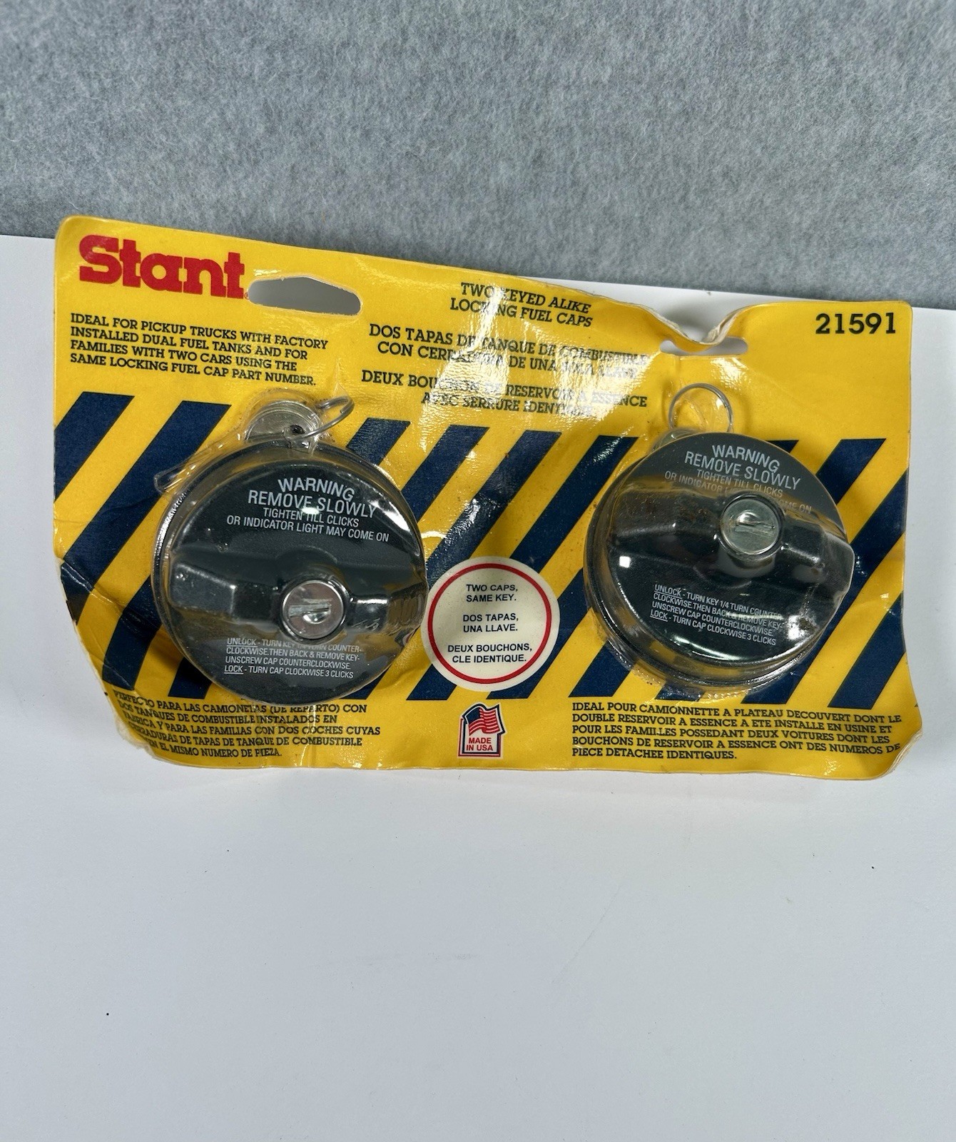 MadeU.S.A Stant 21591 Keyed Alike Twin Locking Gas Caps Dual Fuel Tank Truck NOS MadeU.S.A Stant 21591 Keyed Alike Twin Locking Gas Caps Dual Fuel Tank Truck NOS