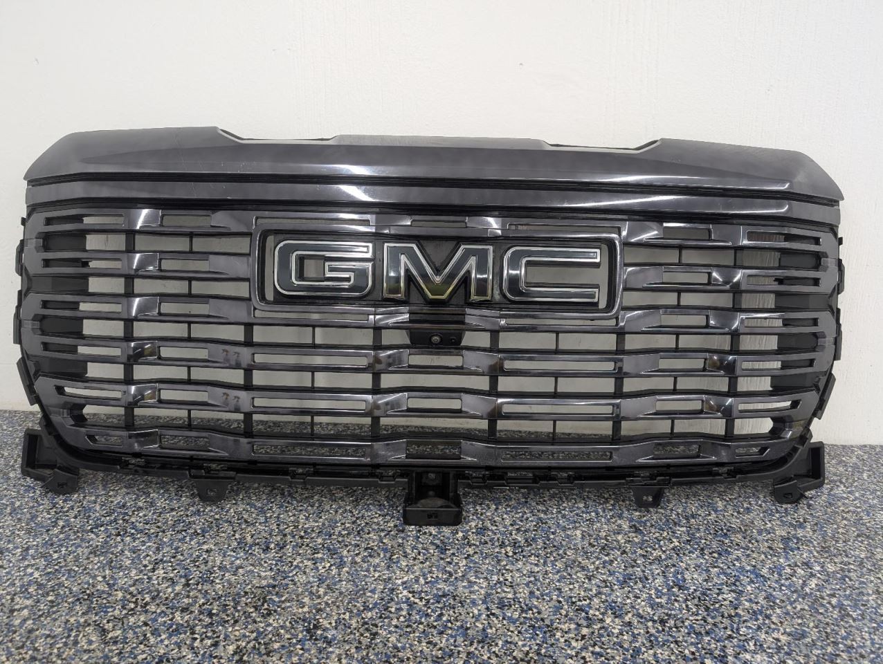 Grille Center Denali Ultimate Fits 22-25 SIERRA DENALI 1500 1043793