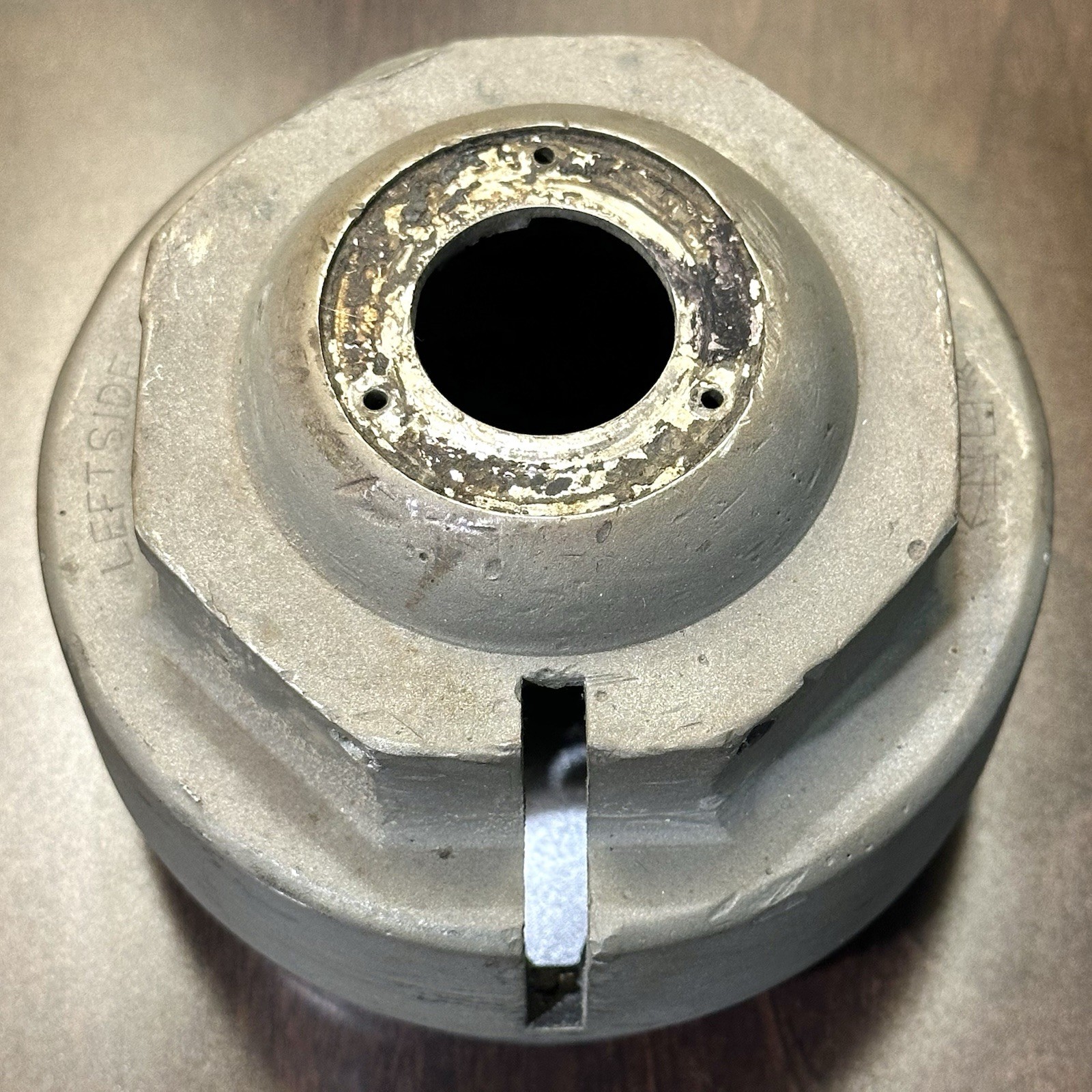 Rare Hayes #5 Wire Left Wheel Threaded Screw-on Hubcap Hub Grease Cap Hub Nut Rare Hayes #5 Wire Left Wheel Threaded Screw-on Hubcap Hub Grease Cap Hub Nut