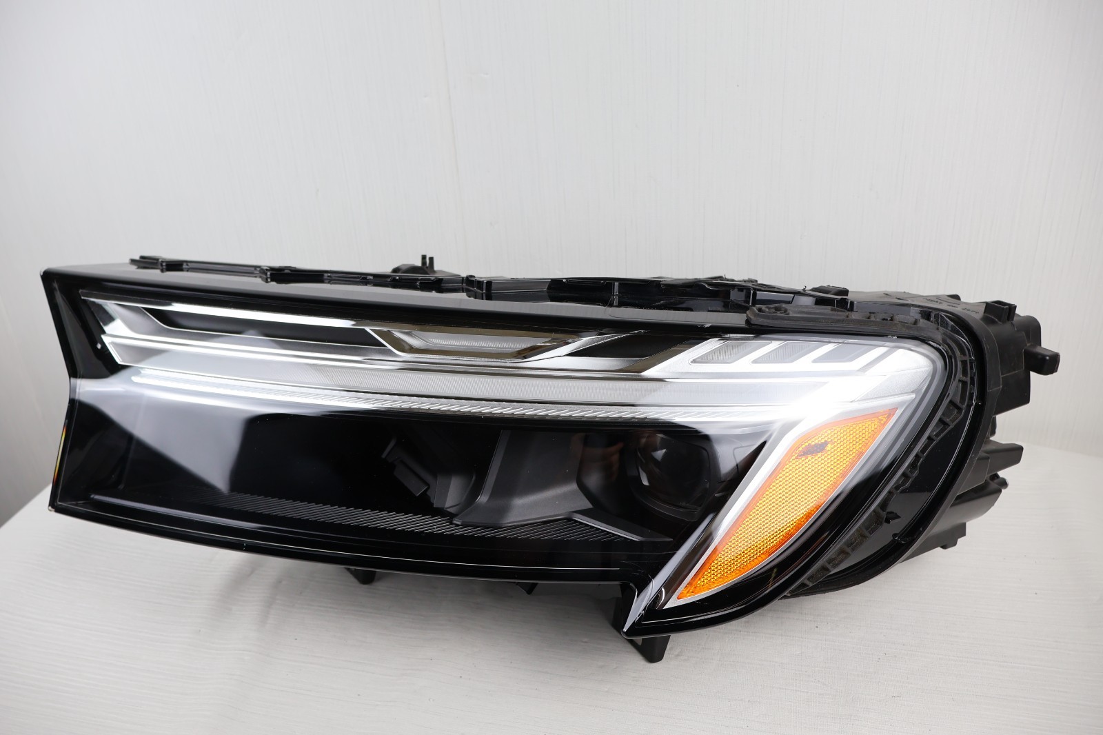 COMPLETE  2025-26  AUDI Q7 OEM LED Headlight Driver Left Side  4M0941039F
