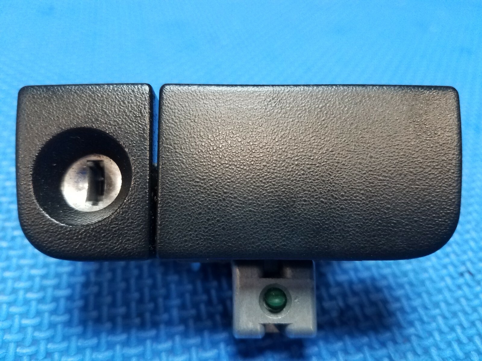 2003-2007 HONDA Element 1997-2006 Honda CR-V 95-04 ODYSSEY Glove Box Latch BLACK 2003-2007 HONDA Element 1997-2006 Honda CR-V 95-04 ODYSSEY Glove Box Latch BLACK