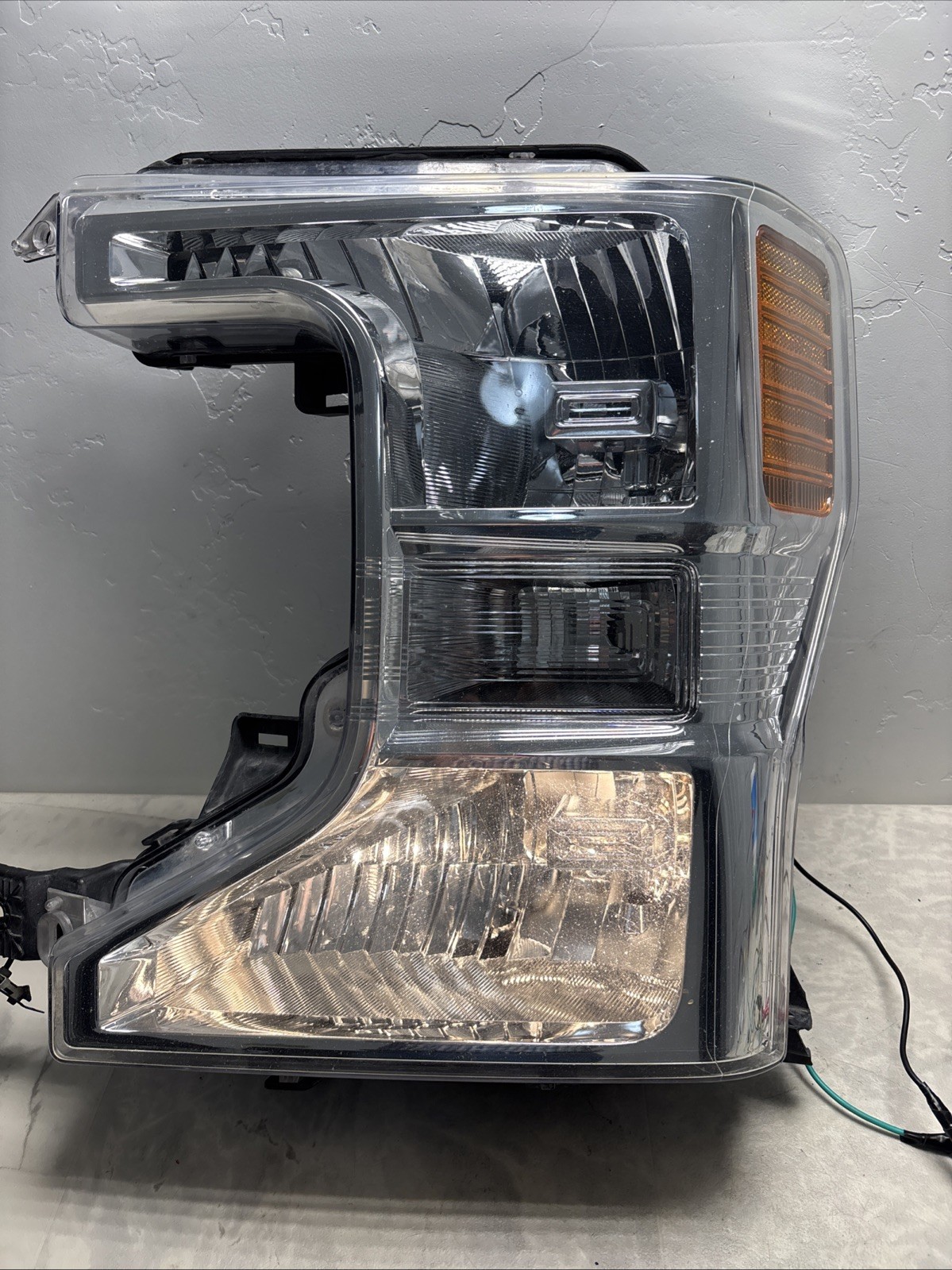 2020-22 Ford F250 F350 Halogen LEFT Side Headlight LC3B-13006-AD Read Descripti 2020-22 Ford F250 F350 Halogen LEFT Side Headlight LC3B-13006-AD Read Descripti