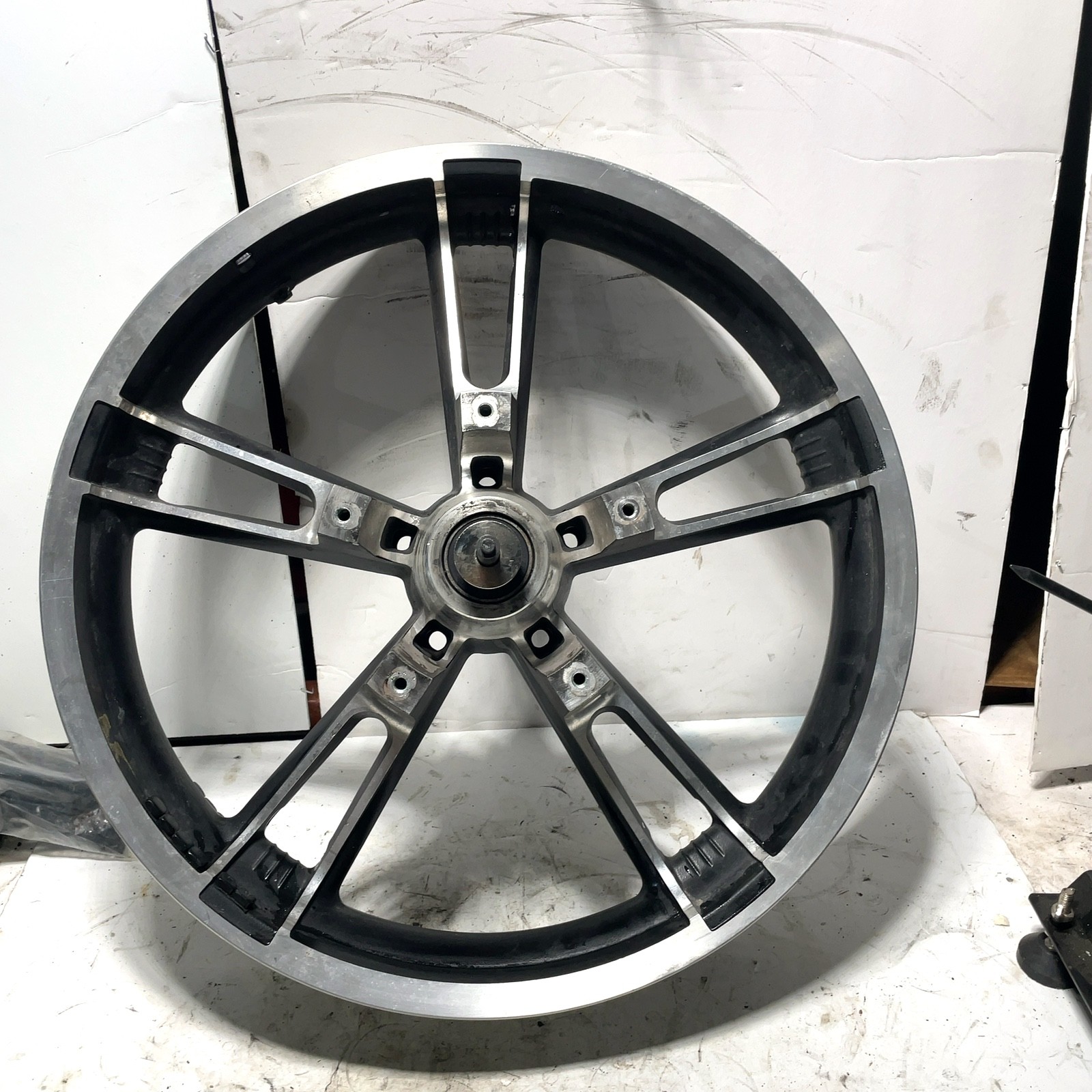08+ Harley Touring OEM Enforcer 19x3.5 Front Wheel BENT SCRAPE VIDEO