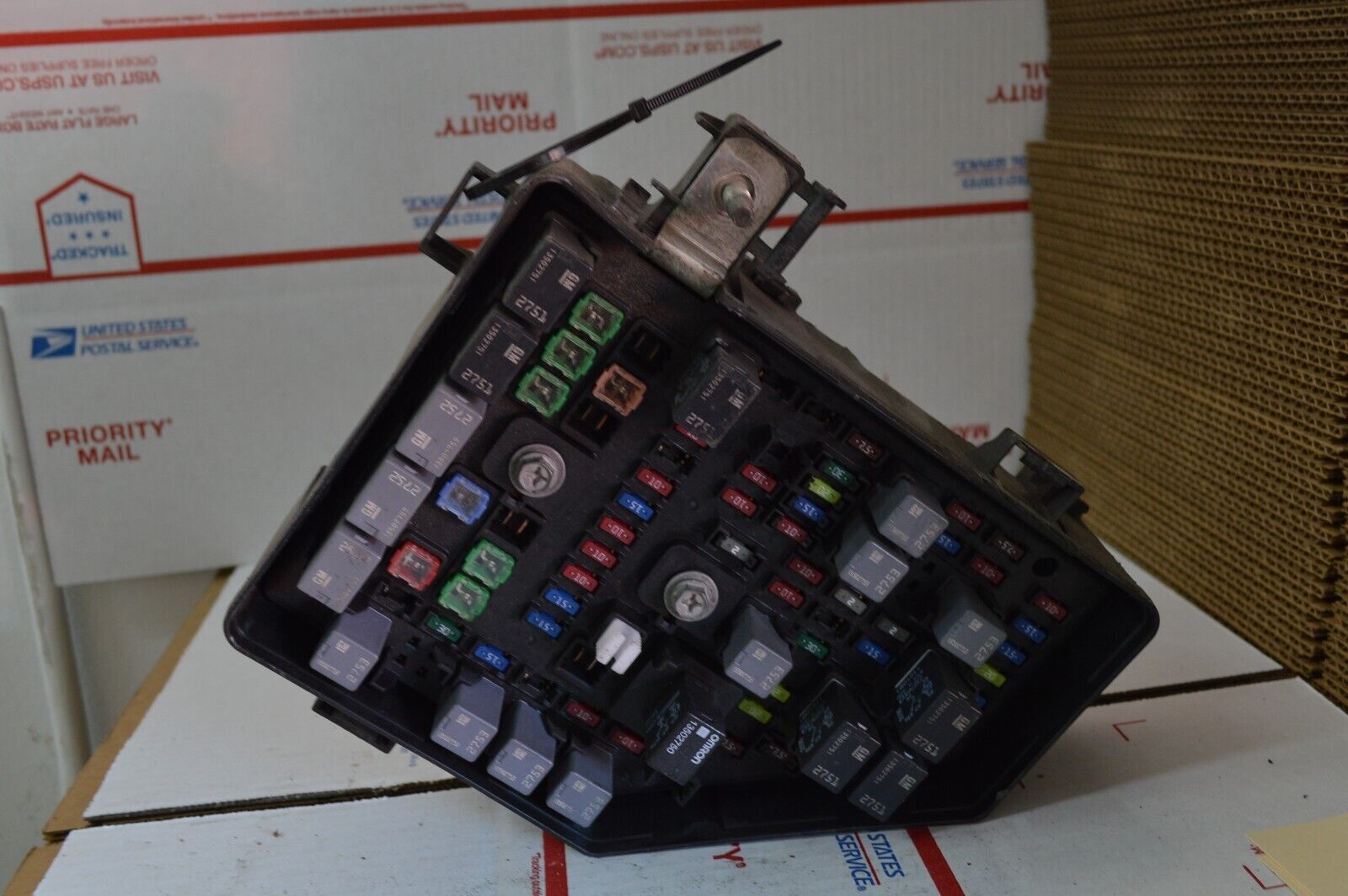 2011 2014 Cadillac CTS Fuse Box Relay 20913802 Junction Power Module CC2 016