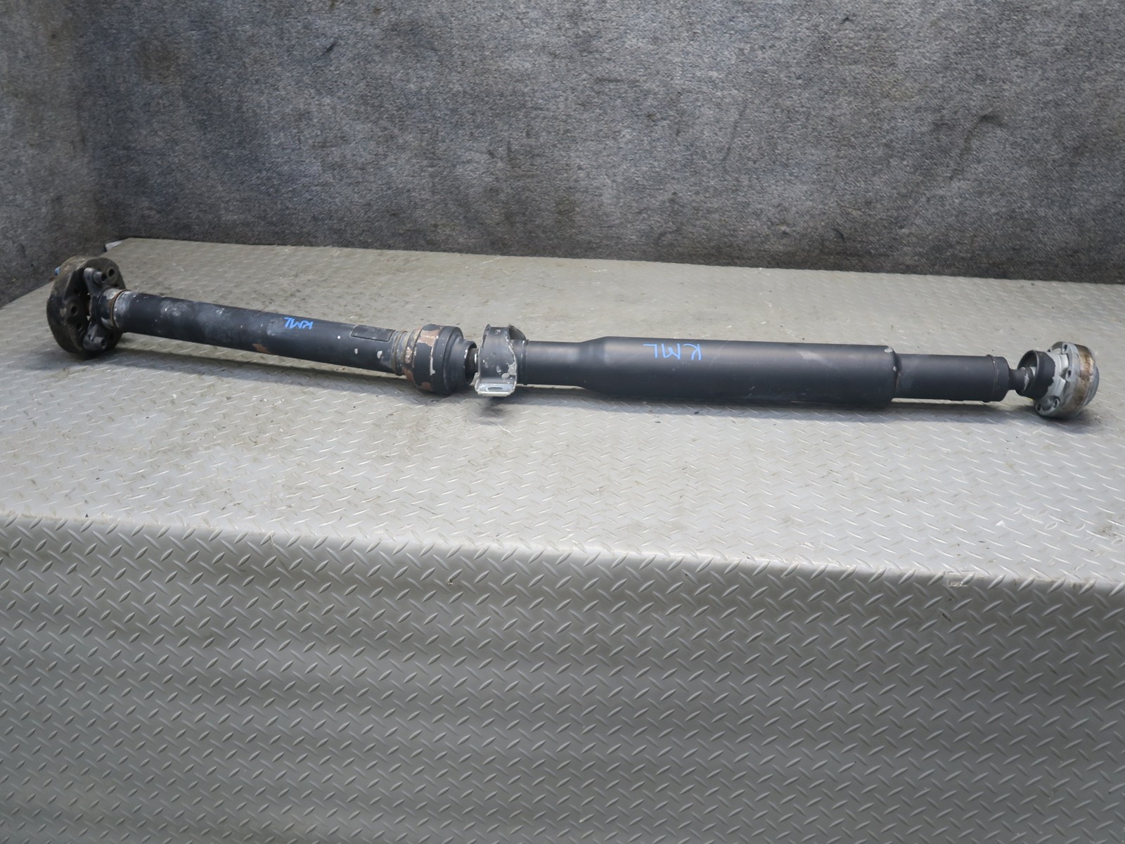 13-15 MERCEDES W166 ML350 RWD REAR DRIVESHAFT DRIVE SHAFT 1664105200 OEM