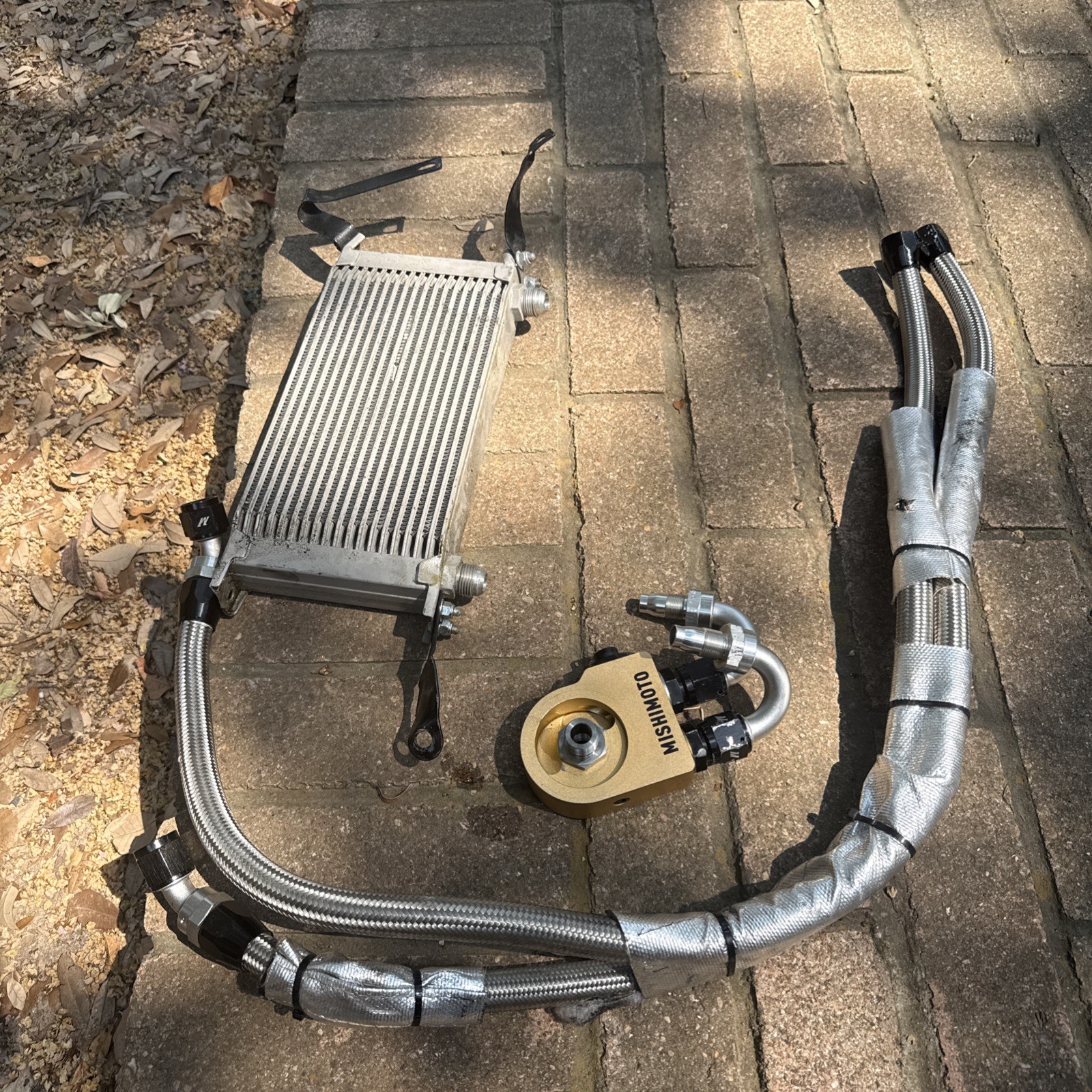 Mishimoto MMOC-S2K-00 Oil Cooler Kit Fits Honda S2000 2000-2009 Silver Mishimoto MMOC-S2K-00 Oil Cooler Kit Fits Honda S2000 2000-2009 Silver