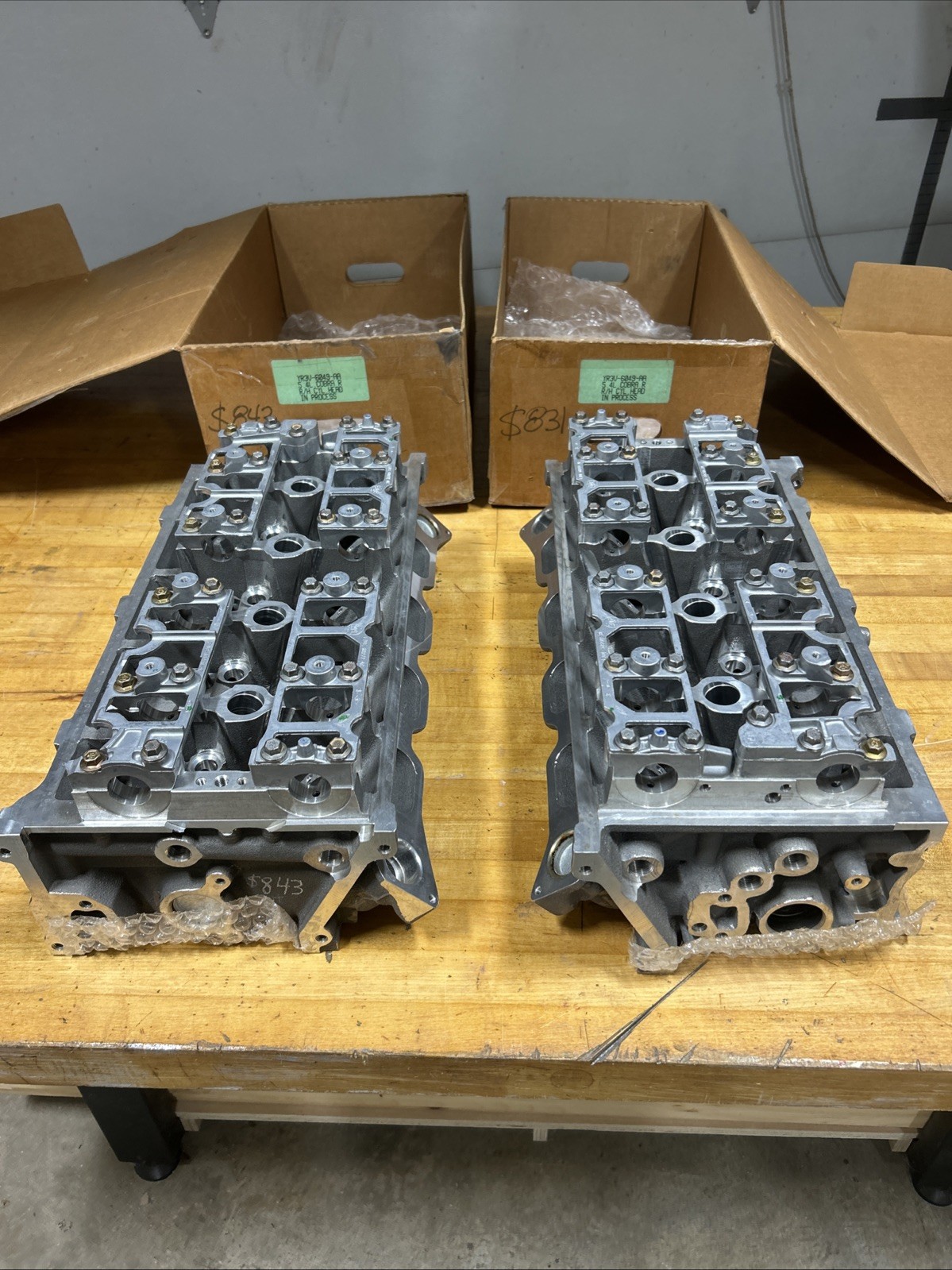 2000 Cobra R Right Heads Brand New With Original Boxes. 5.4 DOHC 00R Ford NOS 2000 Cobra R Right Heads Brand New With Original Boxes. 5.4 DOHC 00R Ford NOS