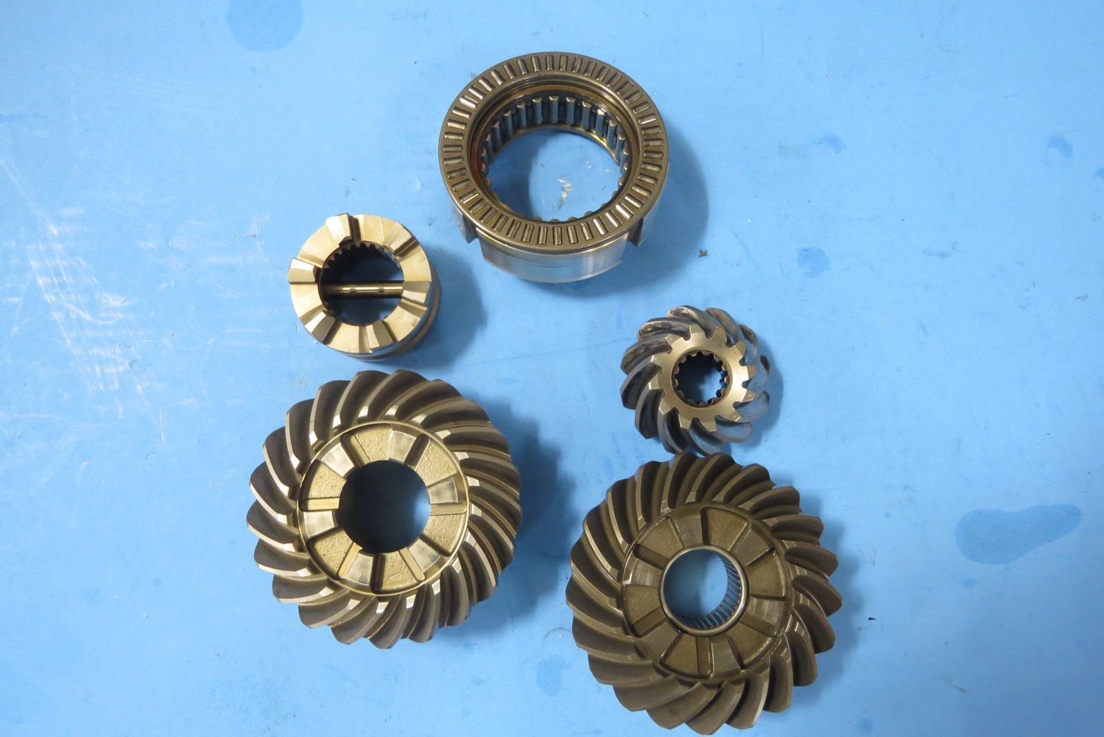 OEM Yamaha F300 F250 V6 4.2L Counter Rotation Gear Set & Clutch Dog 6CF-45550-00 OEM Yamaha F300 F250 V6 4.2L Counter Rotation Gear Set & Clutch Dog 6CF-45550-00
