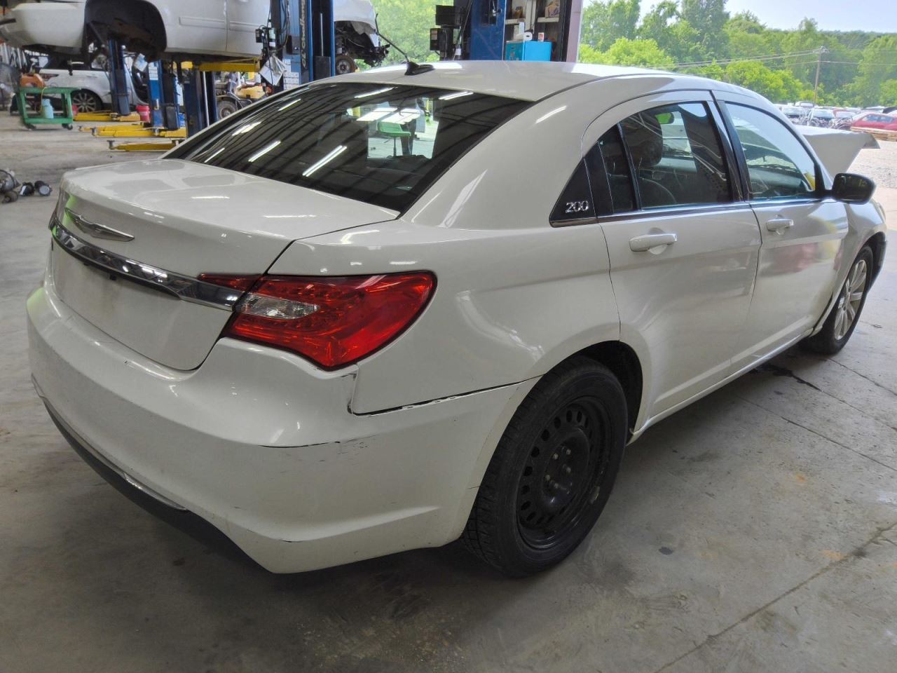 Back Glass Sedan Fits 11-14 200 614717