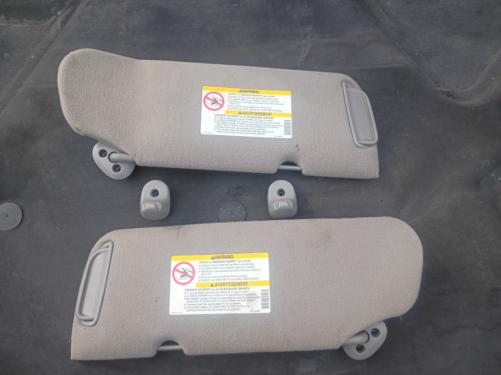 99-06 Chevy GMC Silverado Sierra Sun Visor Set OEM 99-06 Chevy GMC Silverado Sierra Sun Visor Set OEM