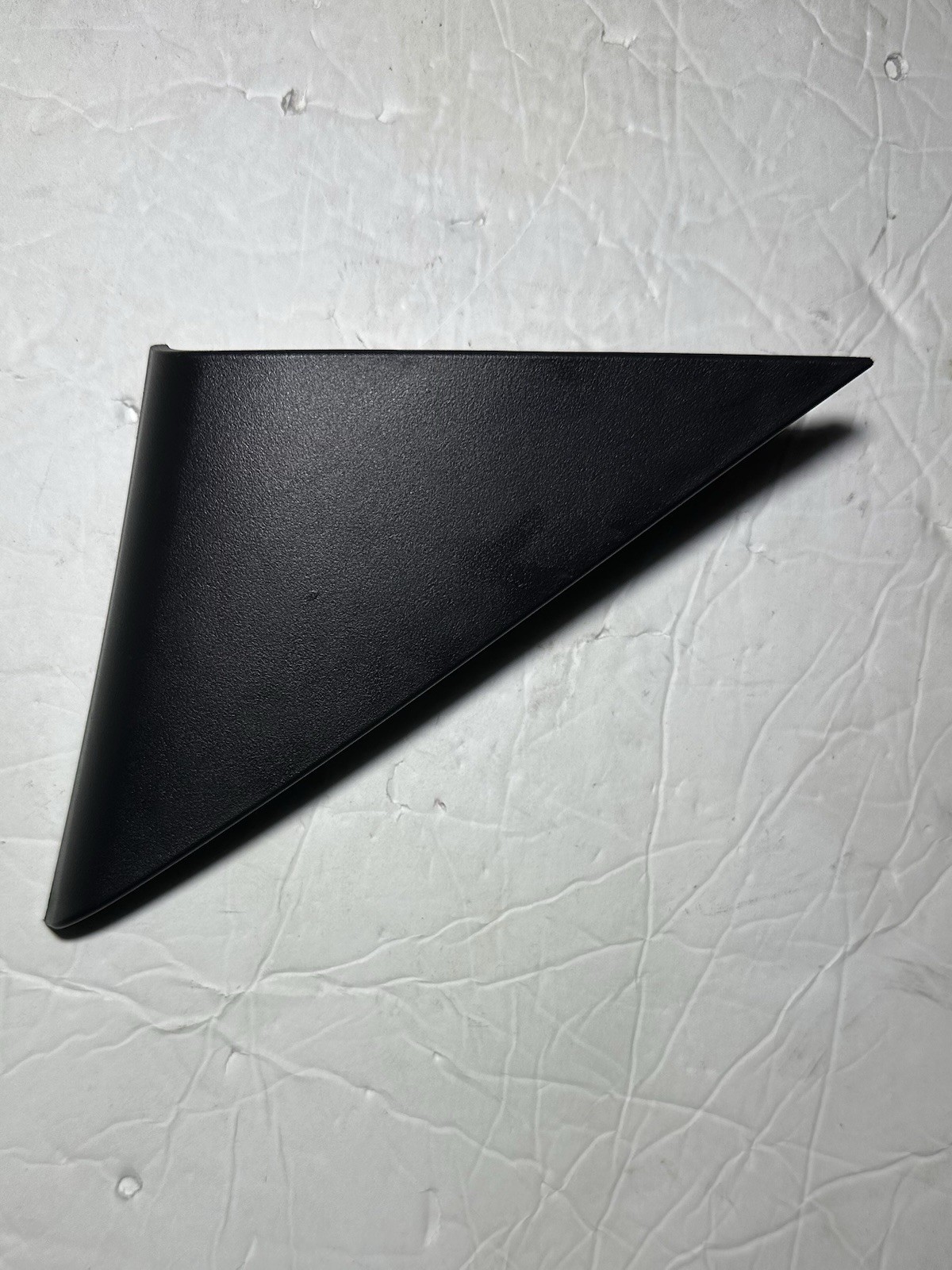 2007-2011 TOYOTA CAMRY FRONT DOOR PASSENGER SIDE CORNER TRIM OEM 2007-2011 TOYOTA CAMRY FRONT DOOR PASSENGER SIDE CORNER TRIM OEM