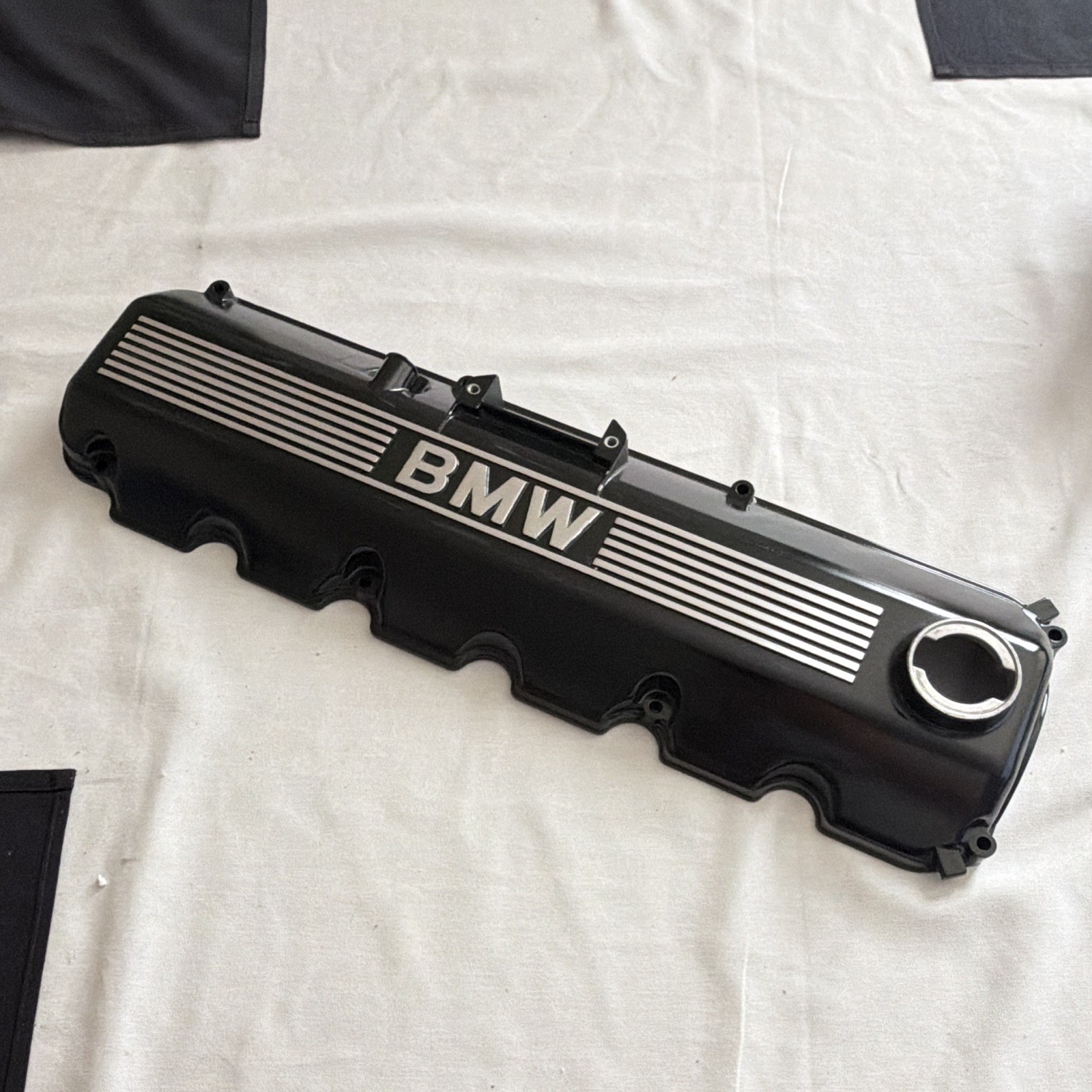1987-1991 BMW E30 325i 325is 325eta 325ix Valve Cover High Temp Finish 1987-1991 BMW E30 325i 325is 325eta 325ix Valve Cover High Temp Finish