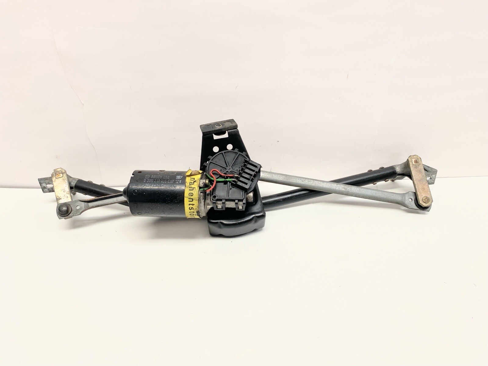 91-98 Audi 80 90 Windscreen Front Wiper Motor 0 390 241 106 CHP Bosch