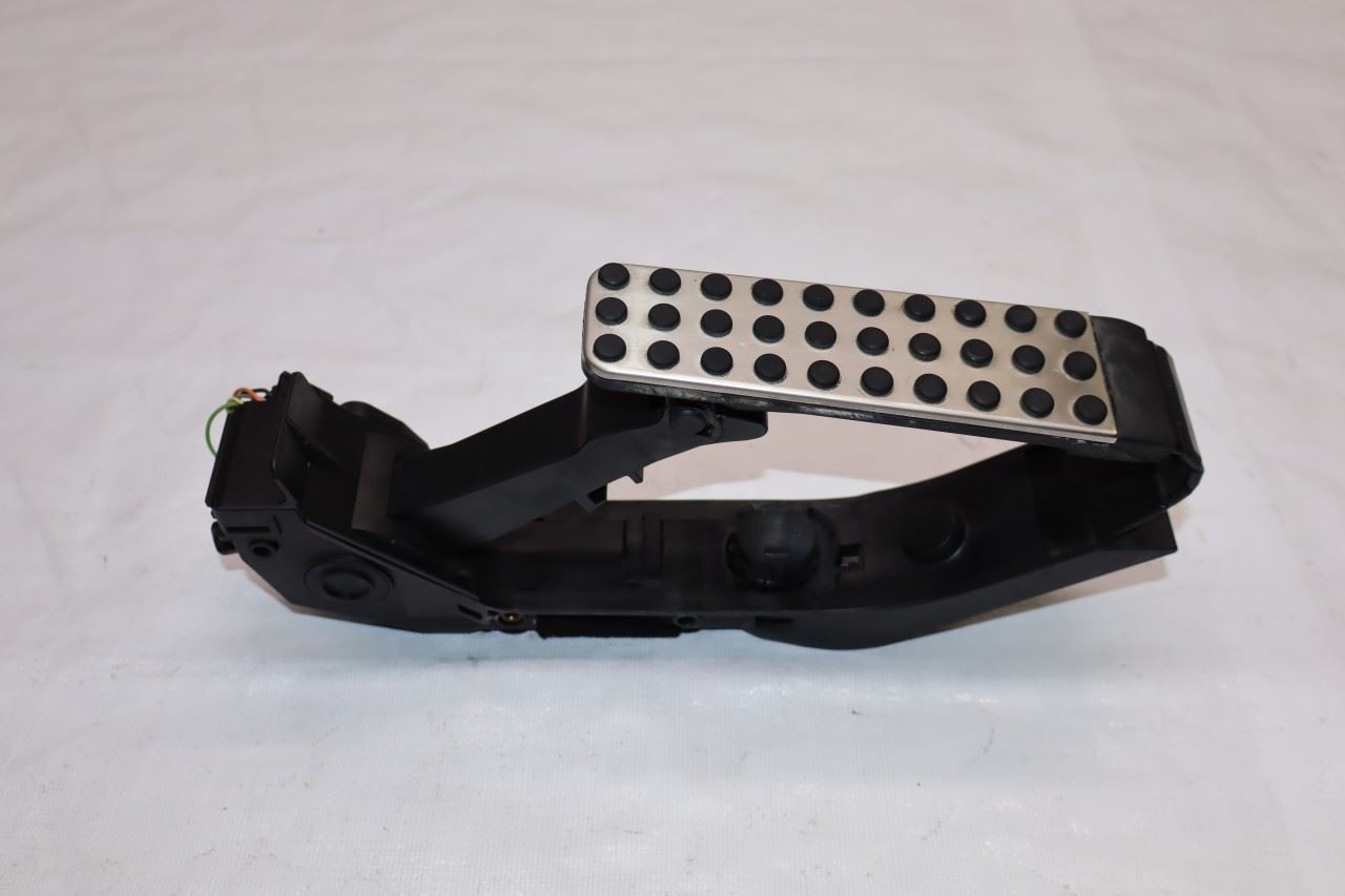 2005 CHRYSLER CROSSFIRE ZH CONV #444 ACCELERATOR GAS PEDAL
