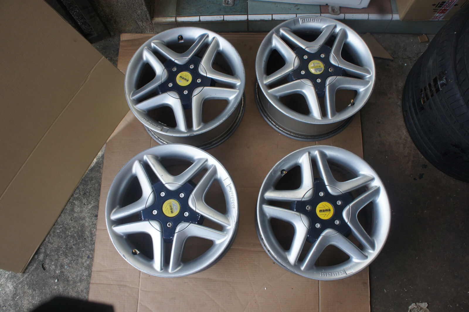 JDM Momo ferrari engineering 16\