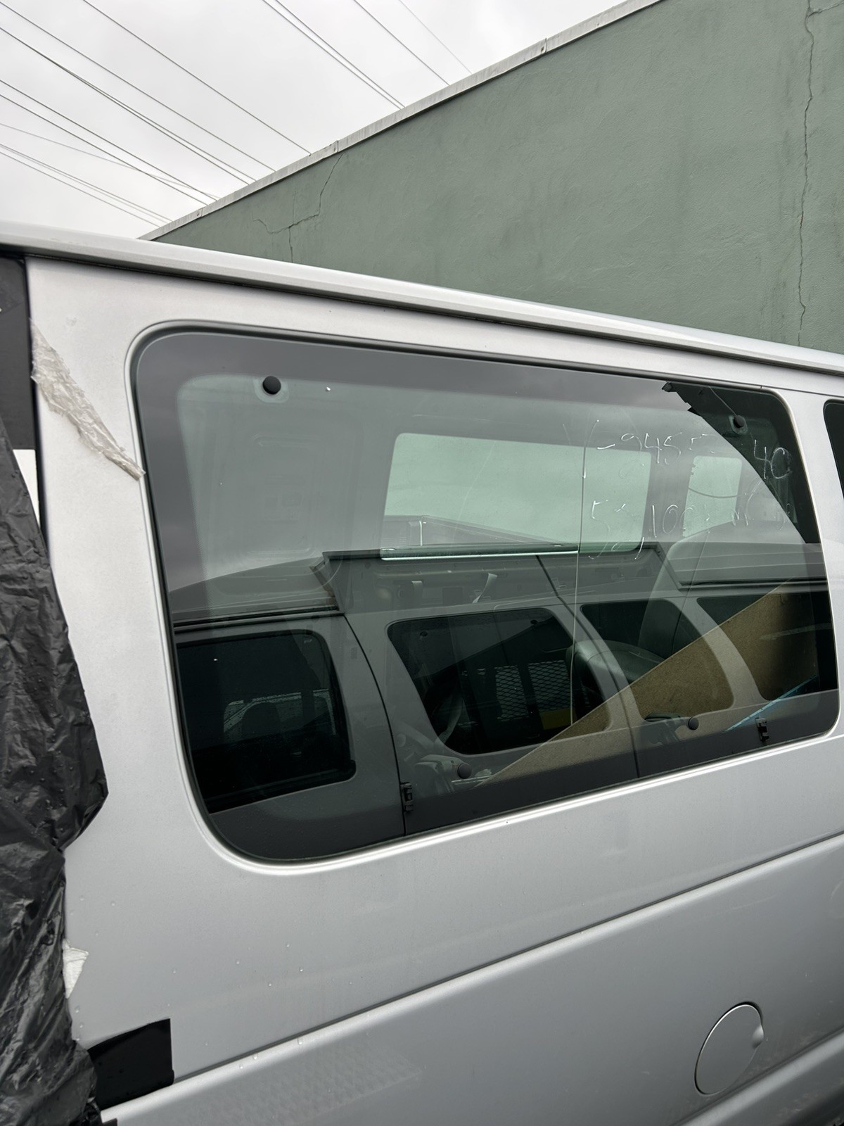 92–14 Ford Econoline E150 E250 e350 Van Pop-Out Window Vent Glass Driver Side 92–14 Ford Econoline E150 E250 e350 Van Pop-Out Window Vent Glass Driver Side