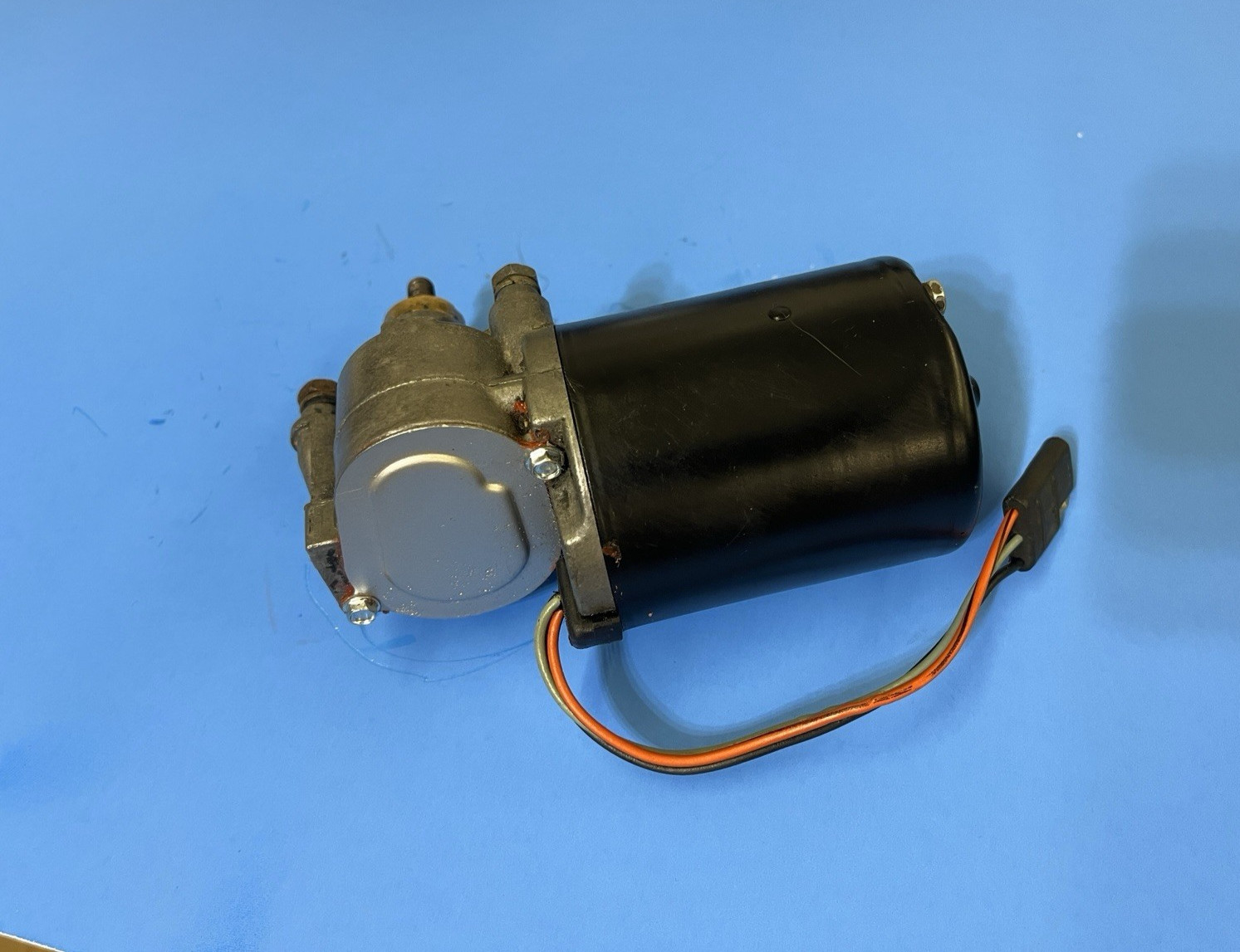serviced  1965 1966 Ford  1 speed WINDSHIELD WIPER MOTOR ready to go  3 wire