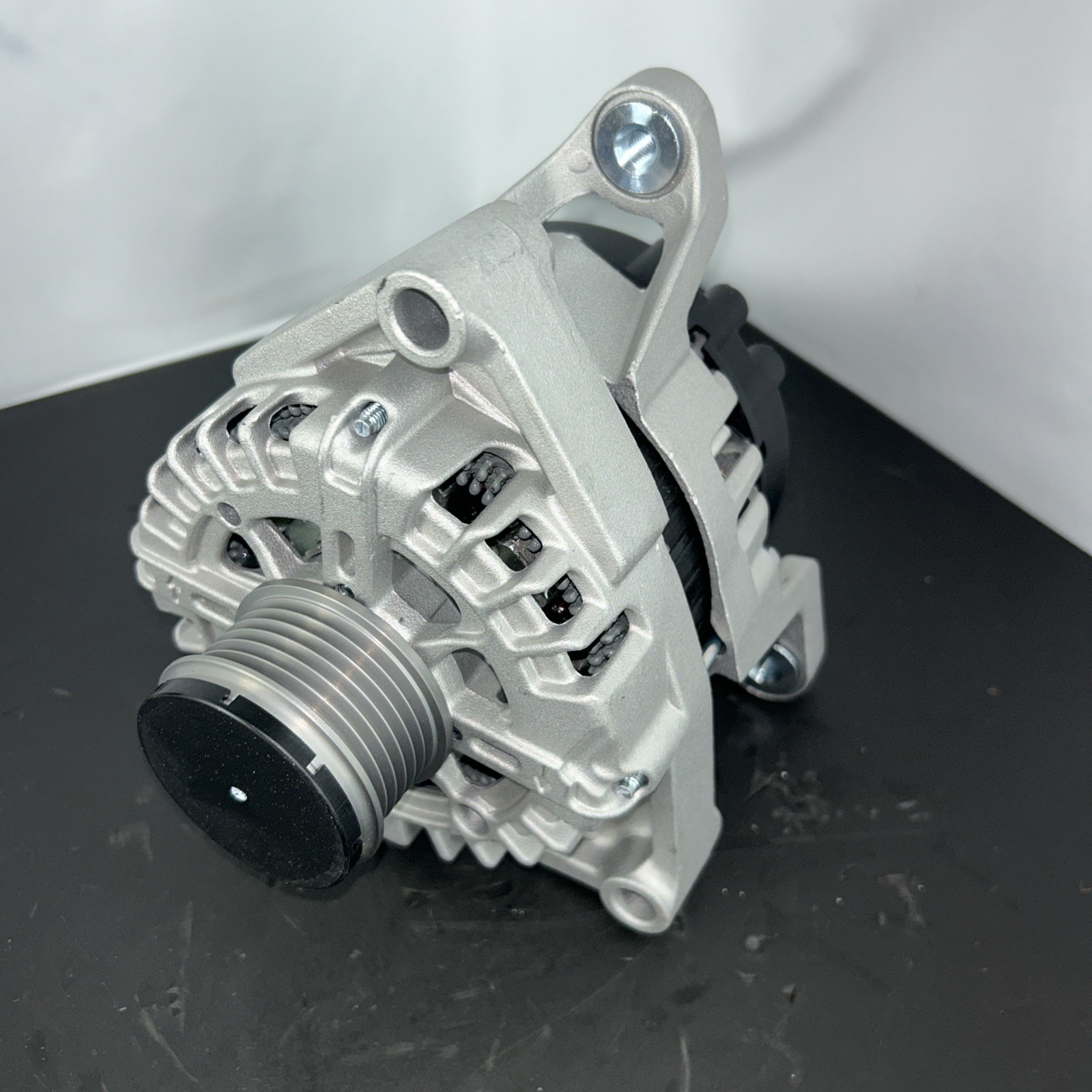 Alternator 11712 For BMW 335i 2012-15,740i 2013-15,X3 2013-17,X5 2013-18 L6 3.0L Alternator 11712 For BMW 335i 2012-15,740i 2013-15,X3 2013-17,X5 2013-18 L6 3.0L