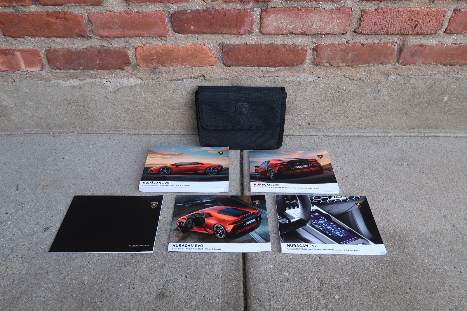 2013 LAMBORGHINI AVENTADOR LP 700-4 OWNERS MANUAL SET IN EXCELLENT SHAPE 2013 LAMBORGHINI AVENTADOR LP 700-4 OWNERS MANUAL SET IN EXCELLENT SHAPE