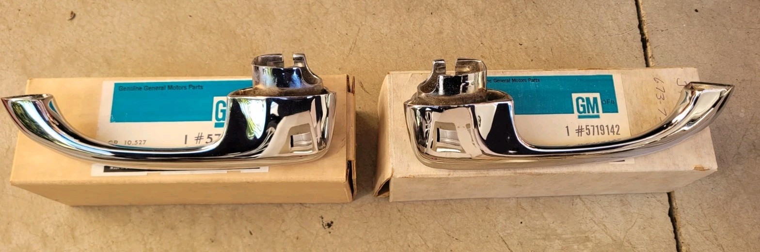 NOS GM 1965-1967 Corvette Exterior Door Handles (pair) 5719143 5719142 1966 NOS GM 1965-1967 Corvette Exterior Door Handles (pair) 5719143 5719142 1966