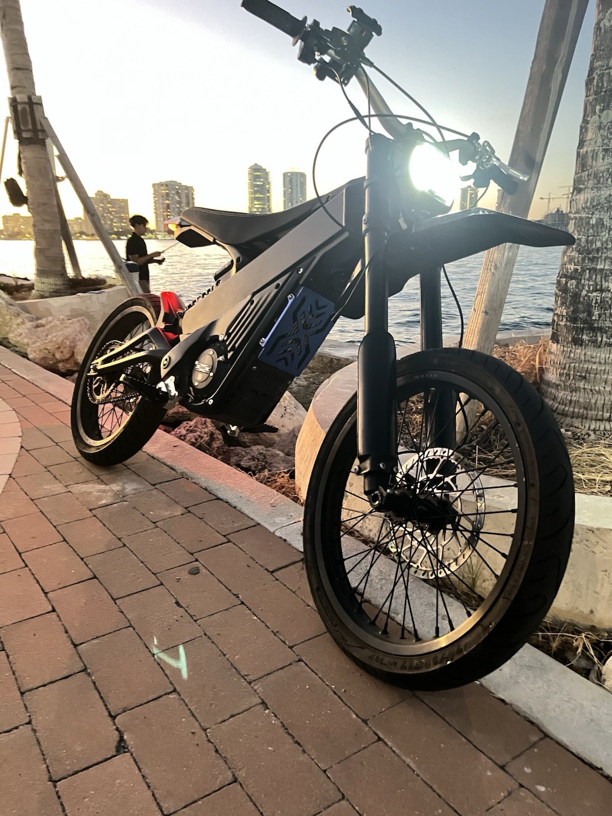 Talaria X3 Black 60V 40Ah Supermoto no trades Talaria X3 Black 60V 40Ah Supermoto no trades
